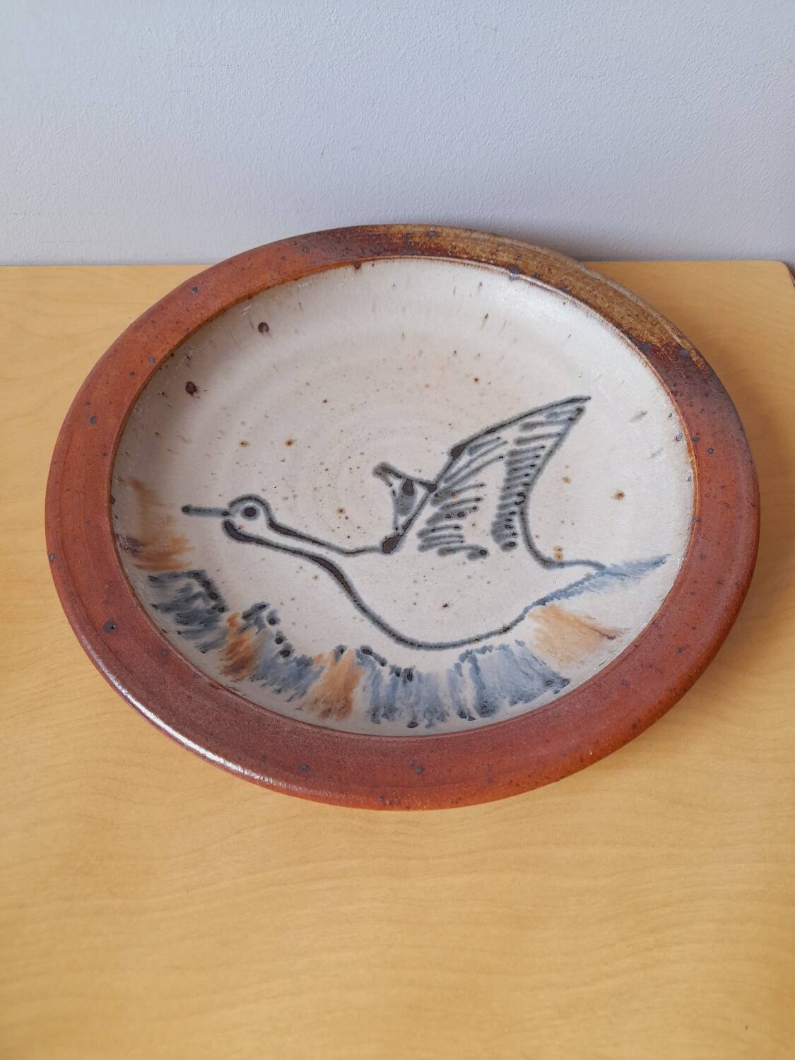 Pyrite stone plate with bird decoration