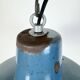 Lampe à suspension industrielle en émail bleu, années 1960
