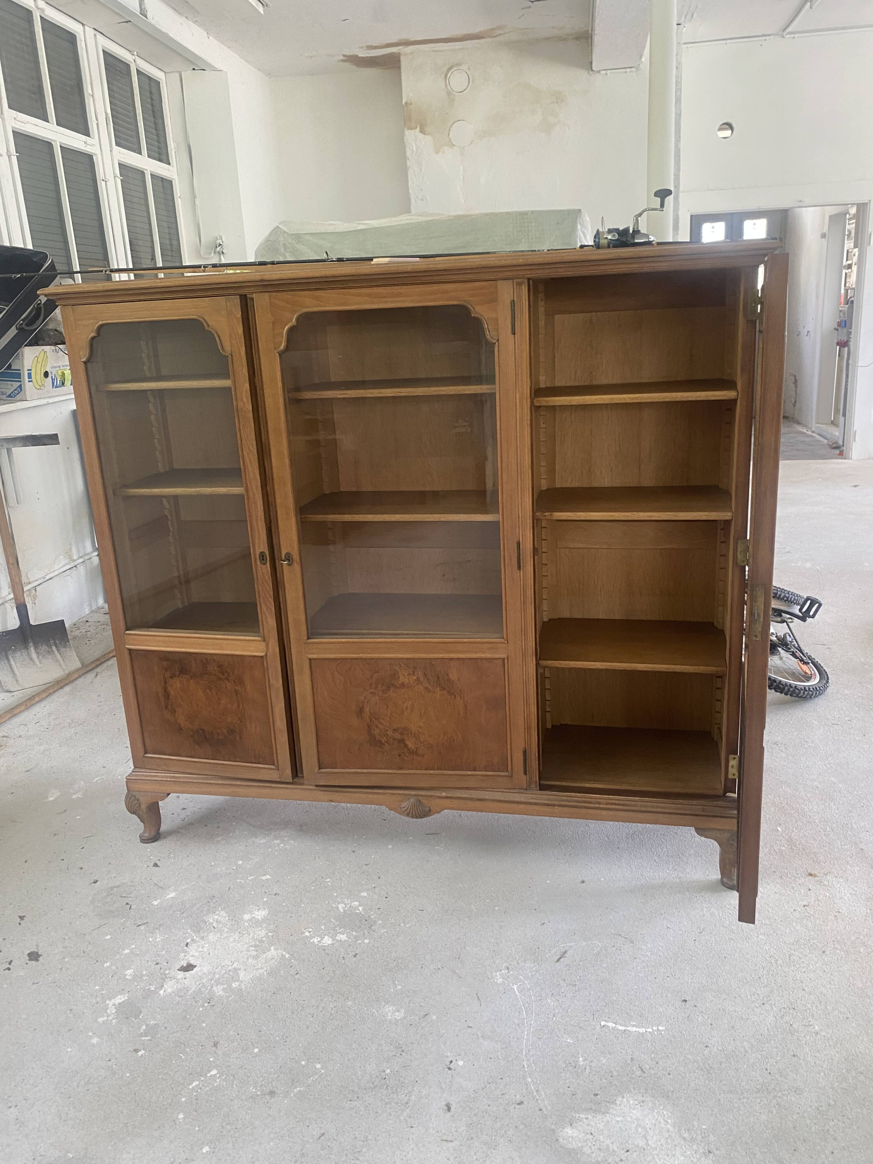 Vaisselier en bois fin