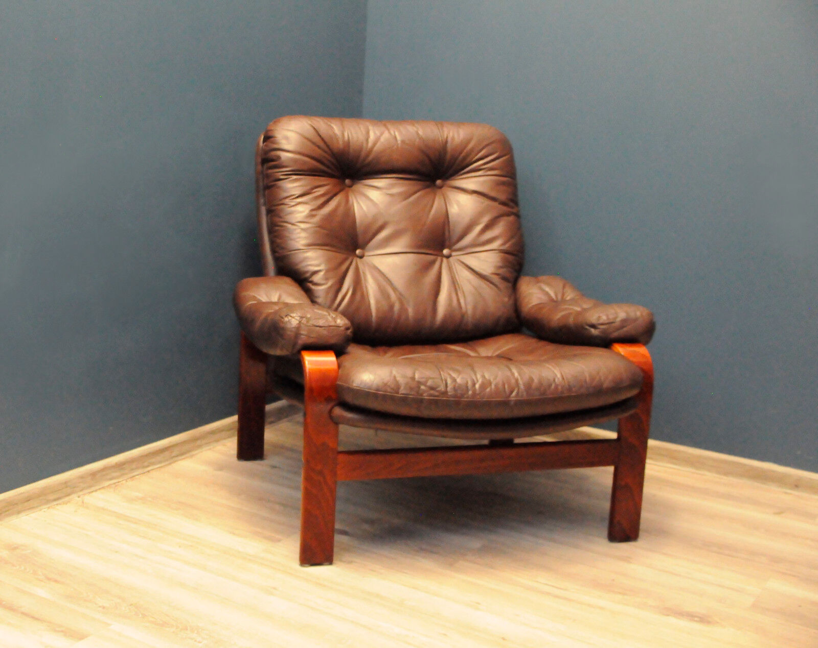 Fauteuil en cuir scandinave Gota Mobler