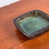 Danish studio pottery bowl from the mid-century by Jytte Trebbien and Harry Nielsen for Tusbo, 1960s.