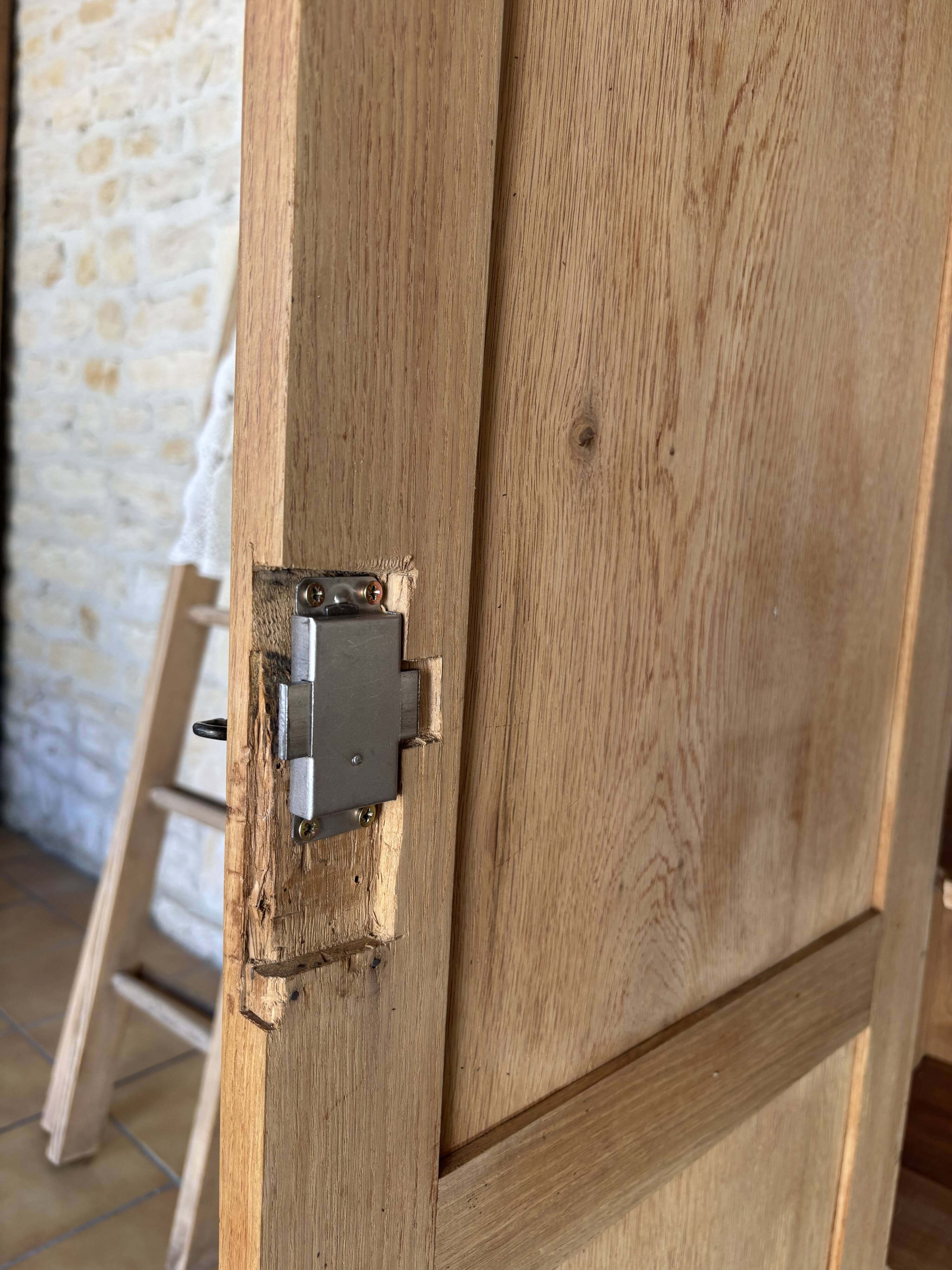 Restored solid oak bonnetière wardrobe