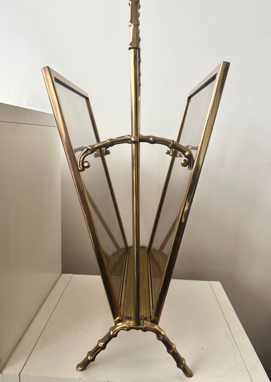 Gold-plated brass magazine rack Maison Baguès