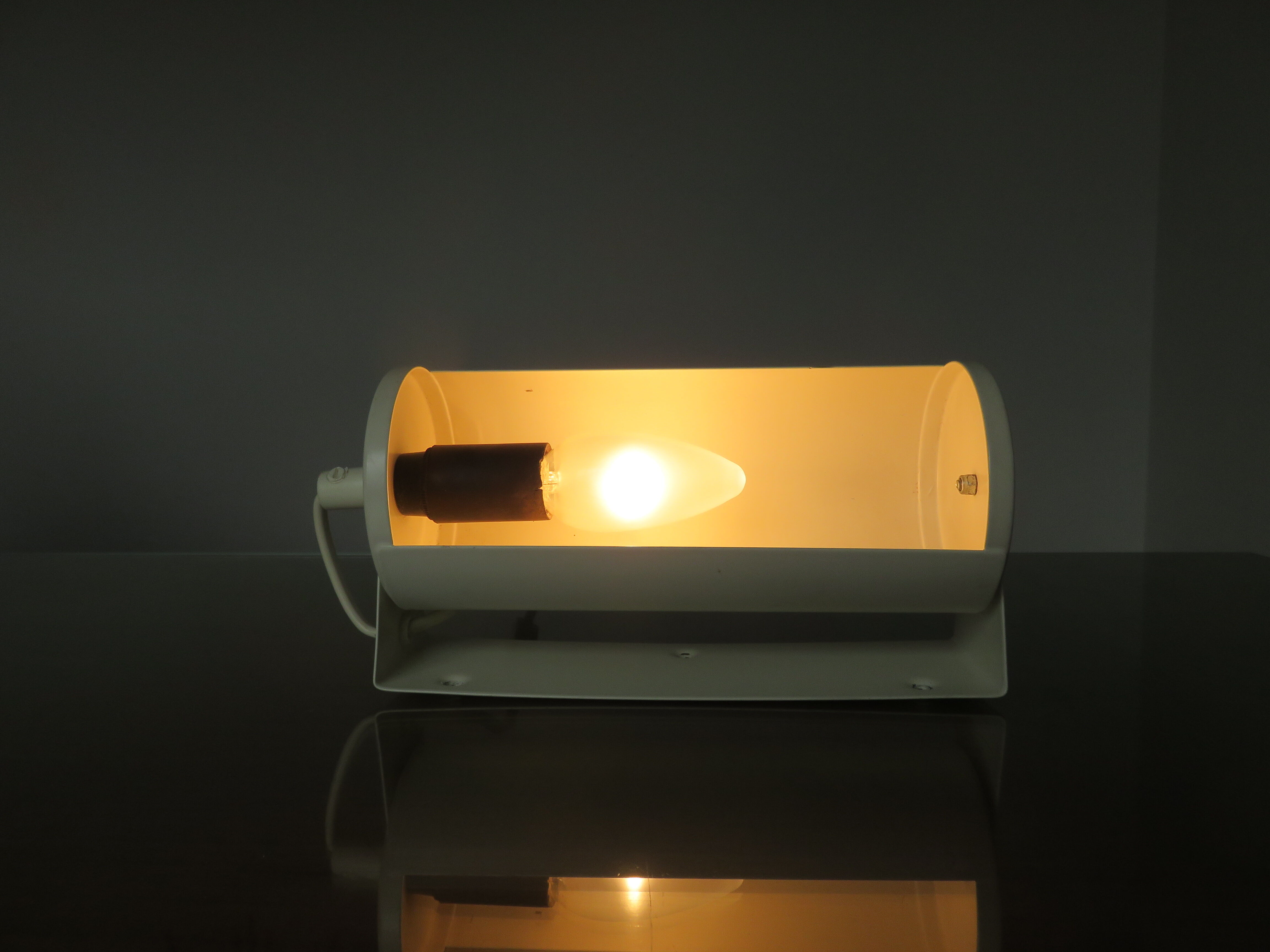 Wall lamp roll Ikea model V413 in white lacquered metal 1980