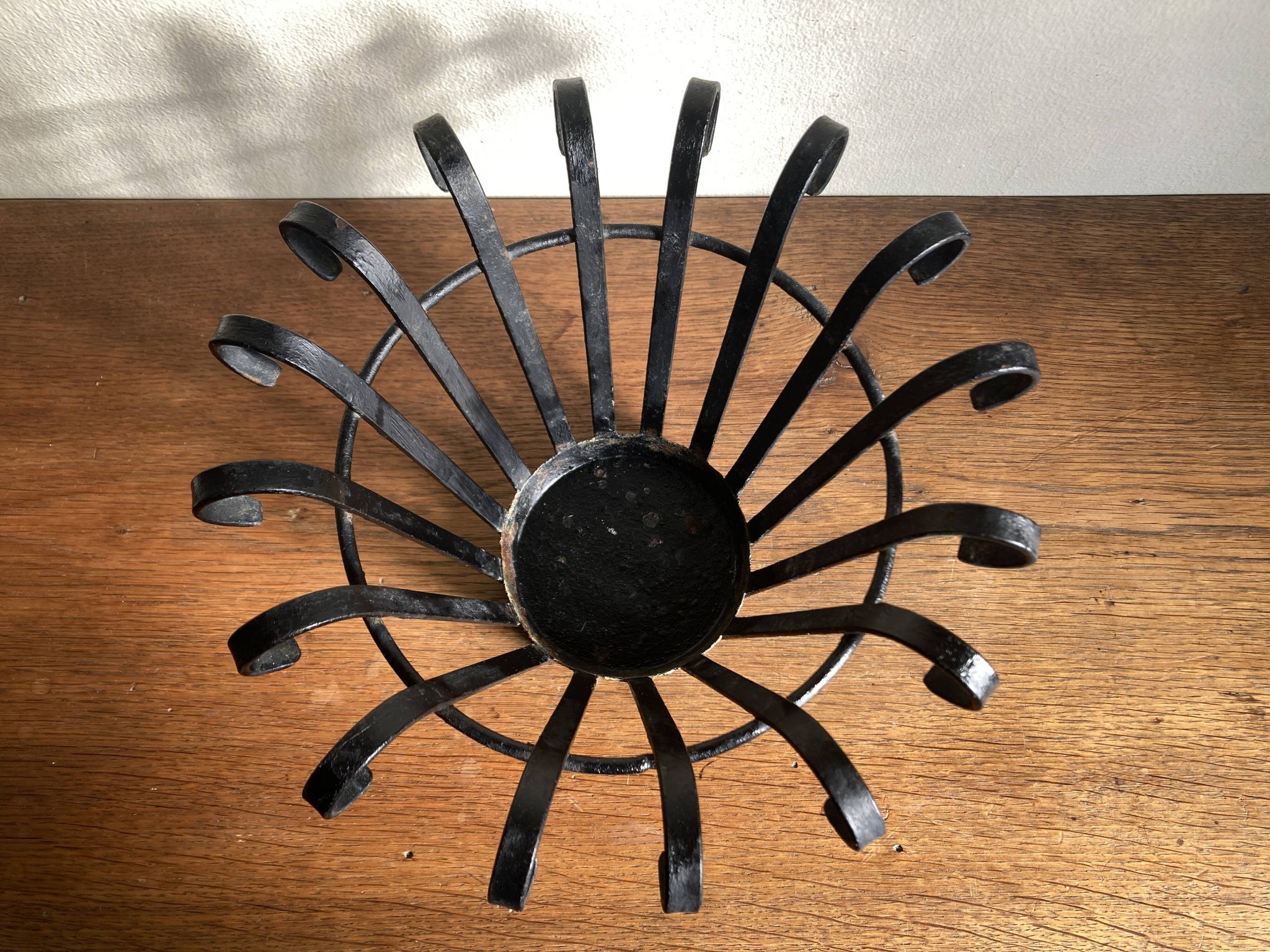 Mid-century Provence cache pot in flat iron XL 1960