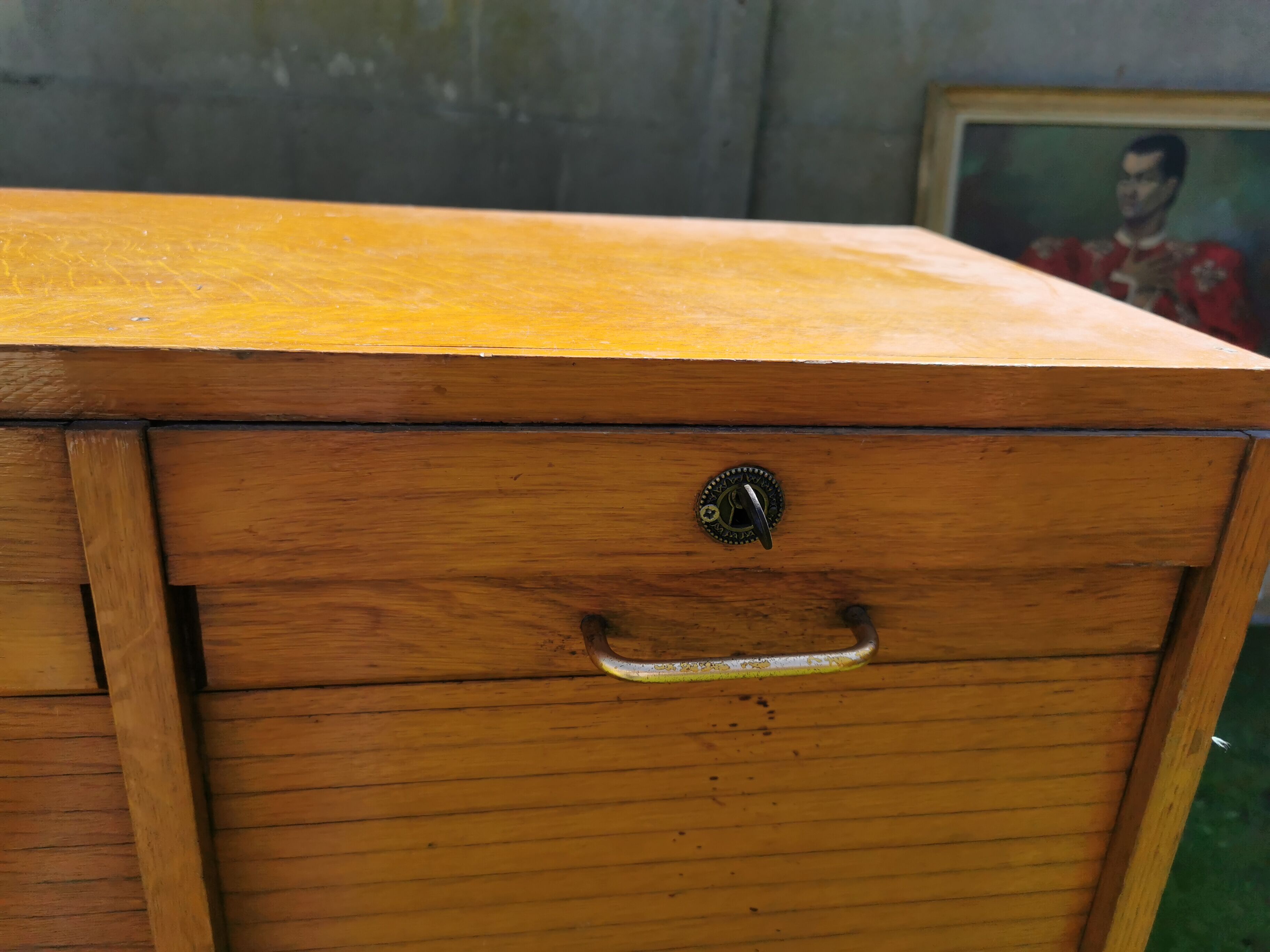 Light oak double curtain binder, year 50