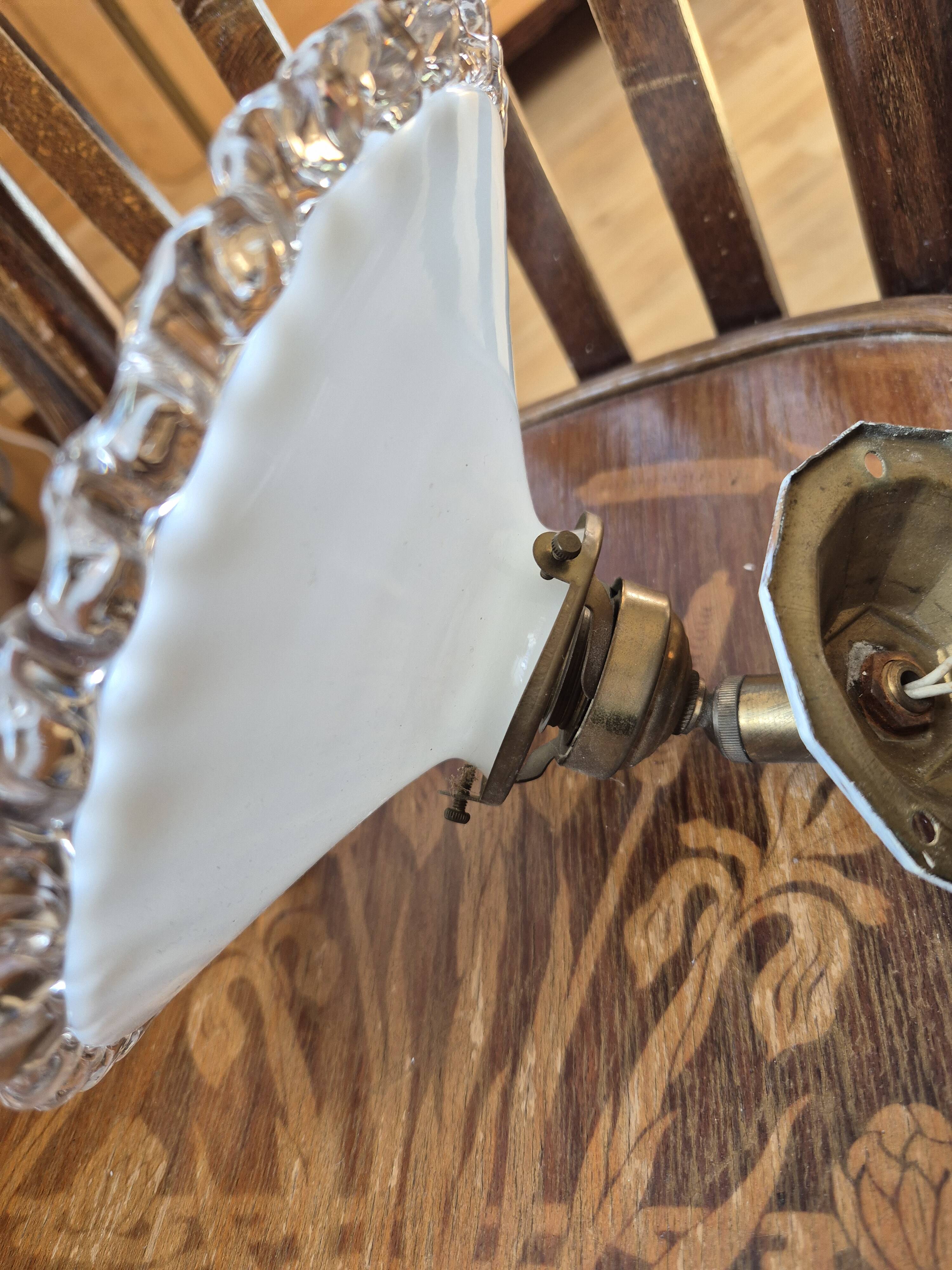Antique wall light in lace opaline and brass.