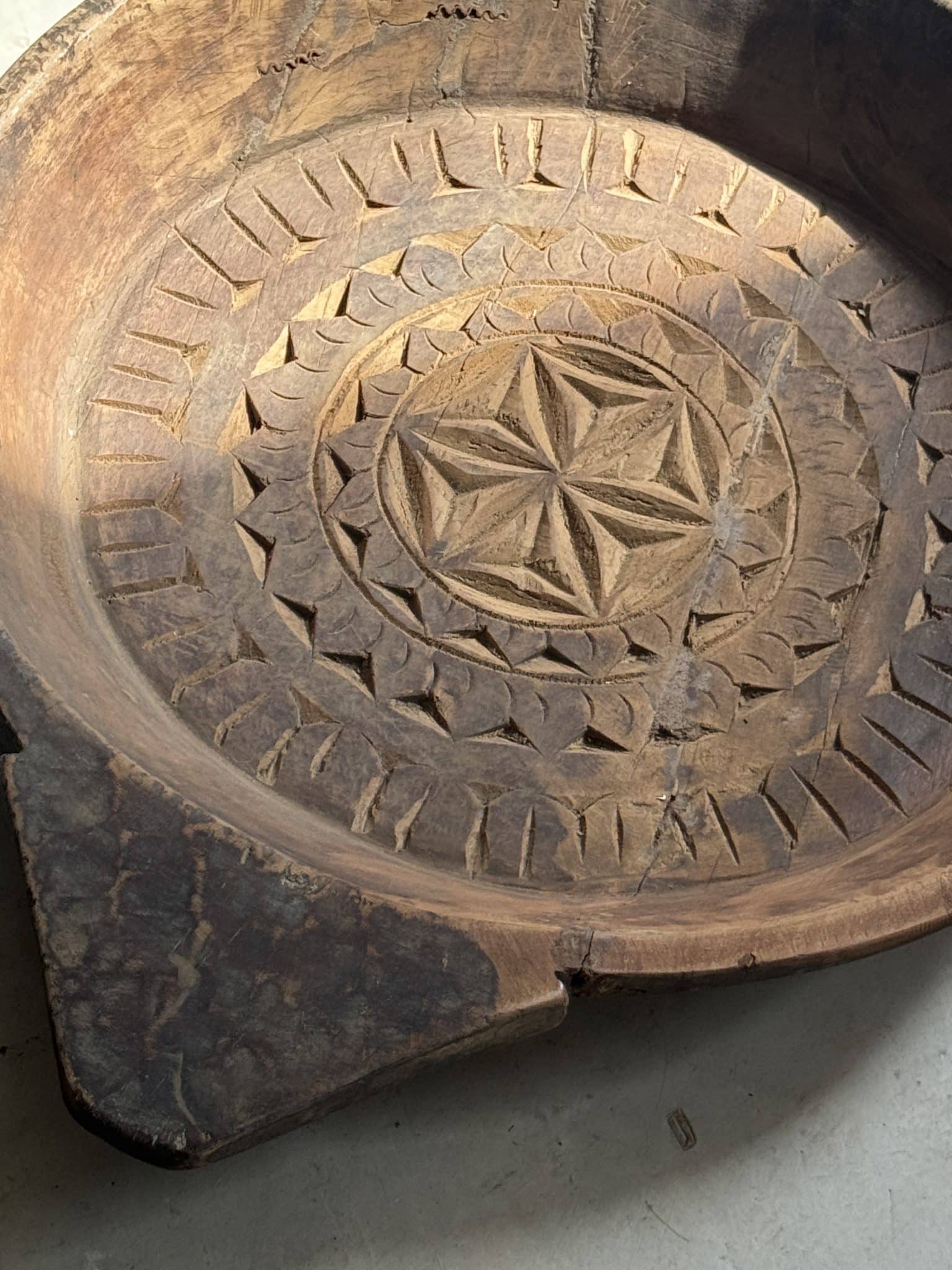 Ancient Indian carved plateau "Star"