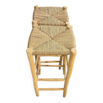 Set of 2 wooden stools – straw seat