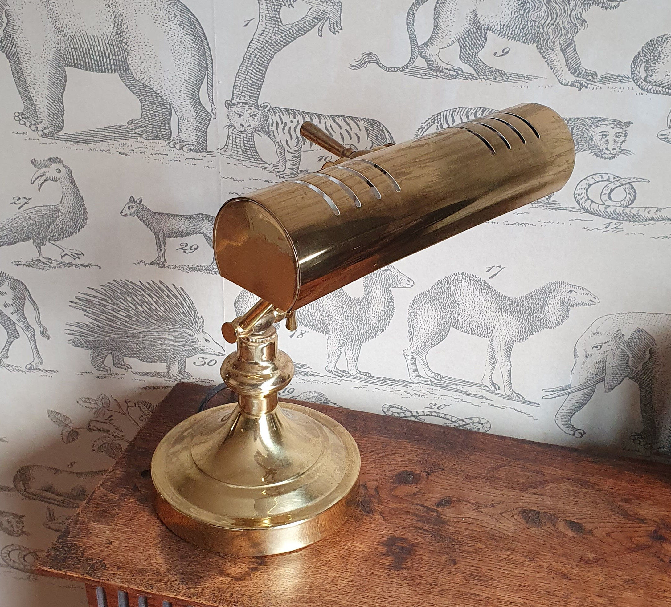 Notary or banker's lamp in brass