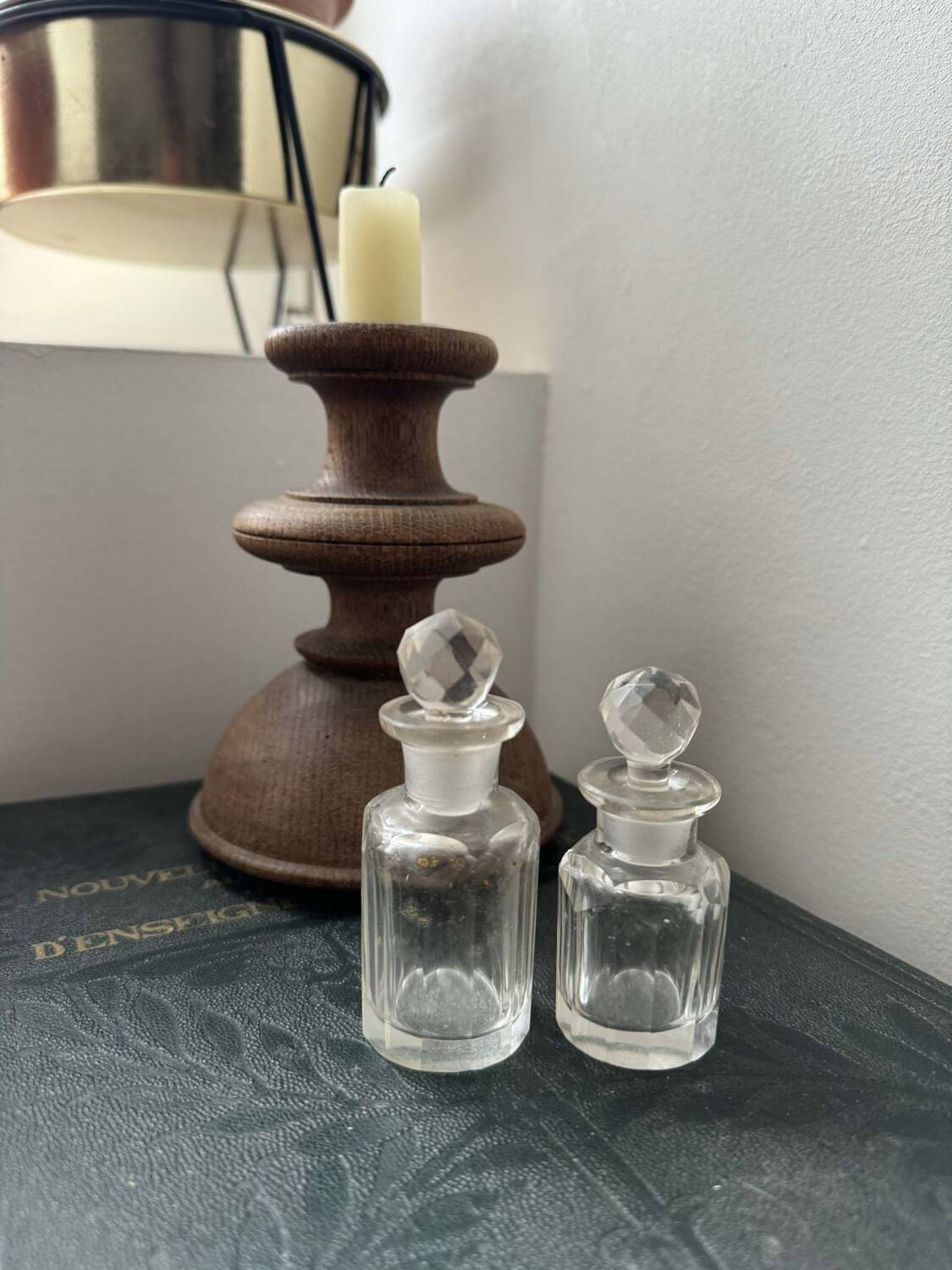 Set of 2 small perfume bottles