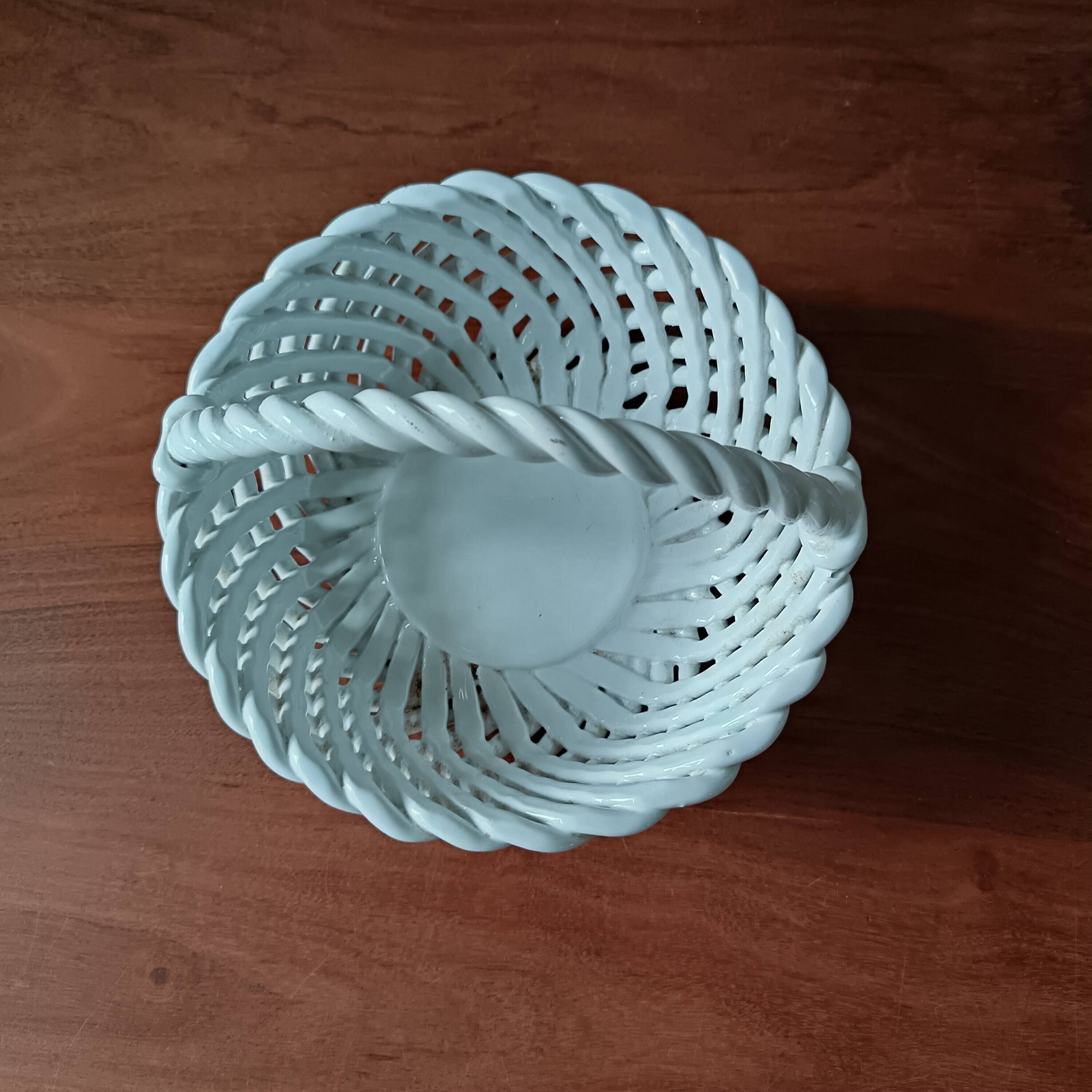 Small white twisted ceramic basket