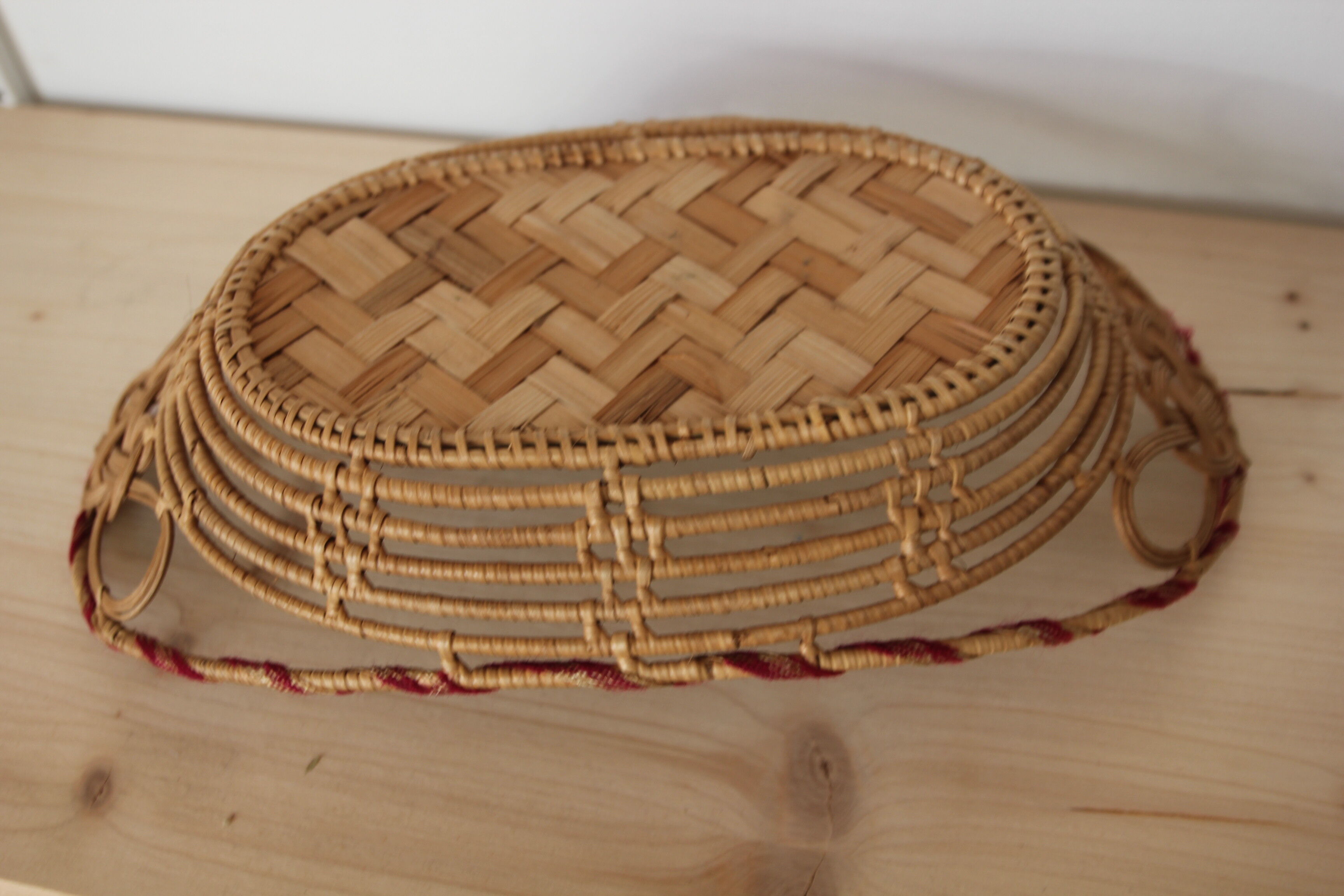 Wicker basket and thread