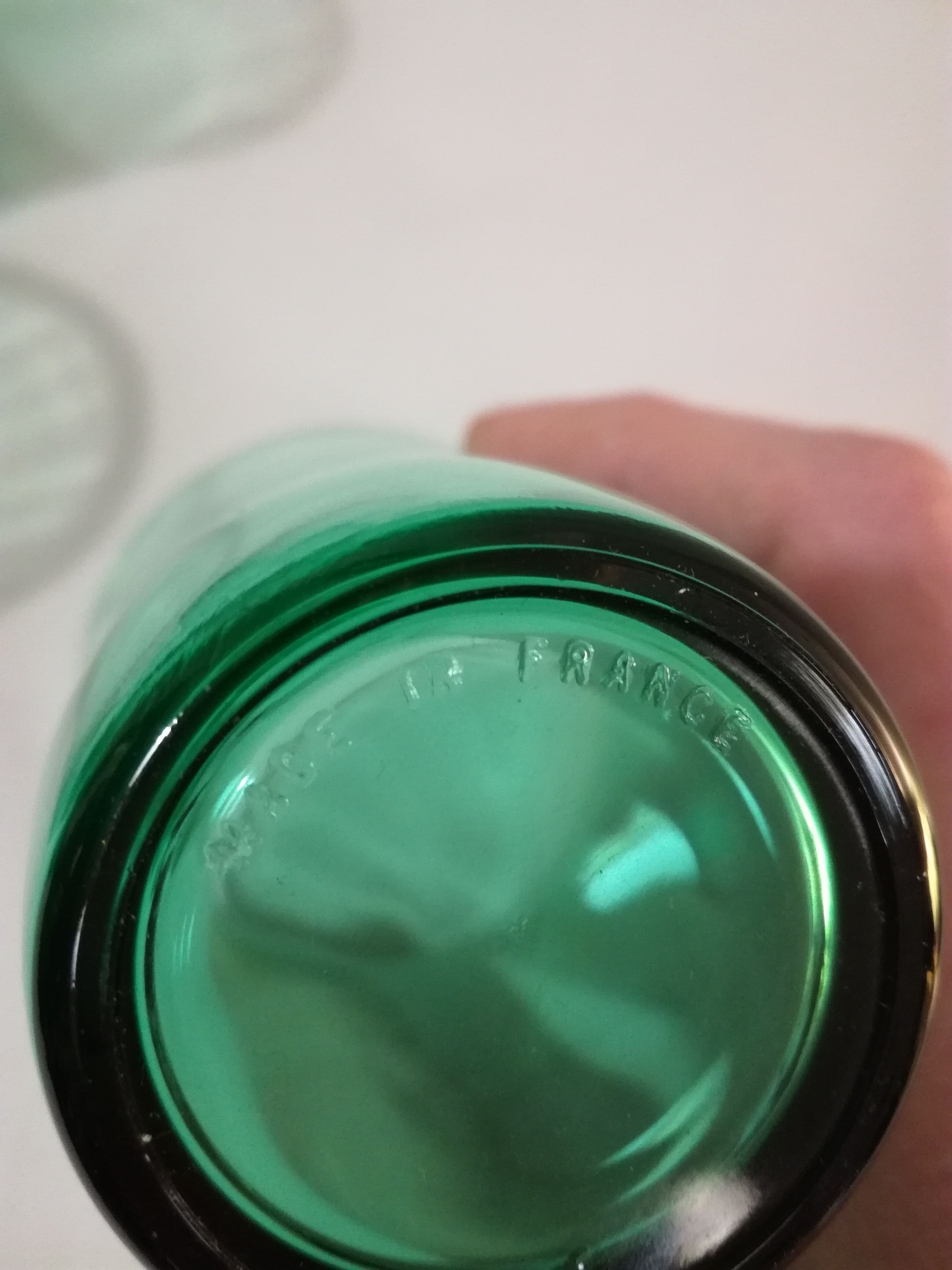 Set of 16 green glass