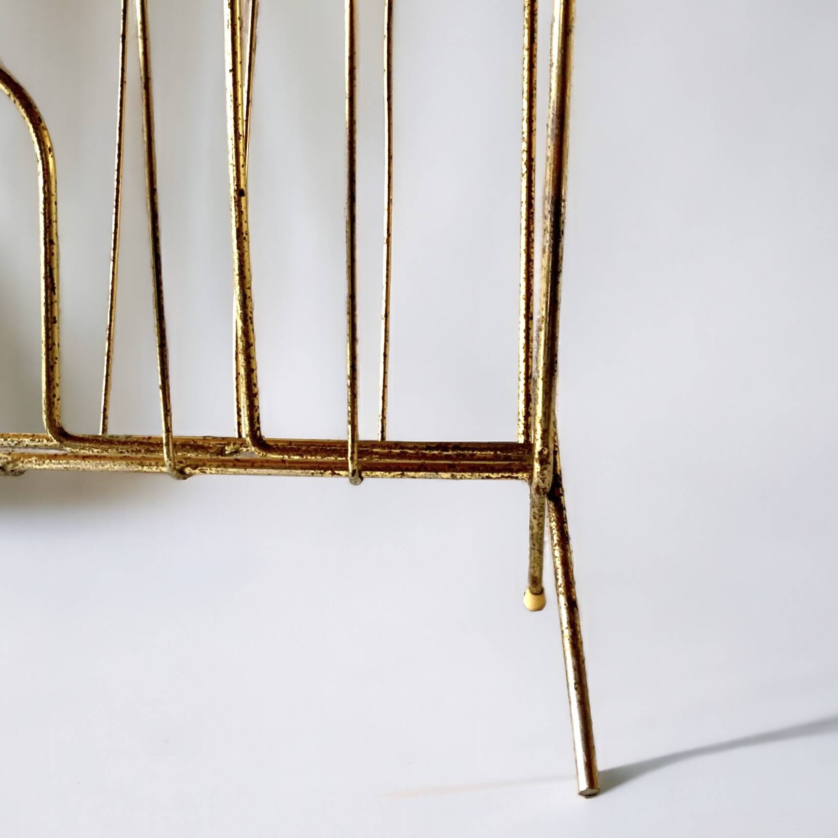 Porte-revue vintage en laiton