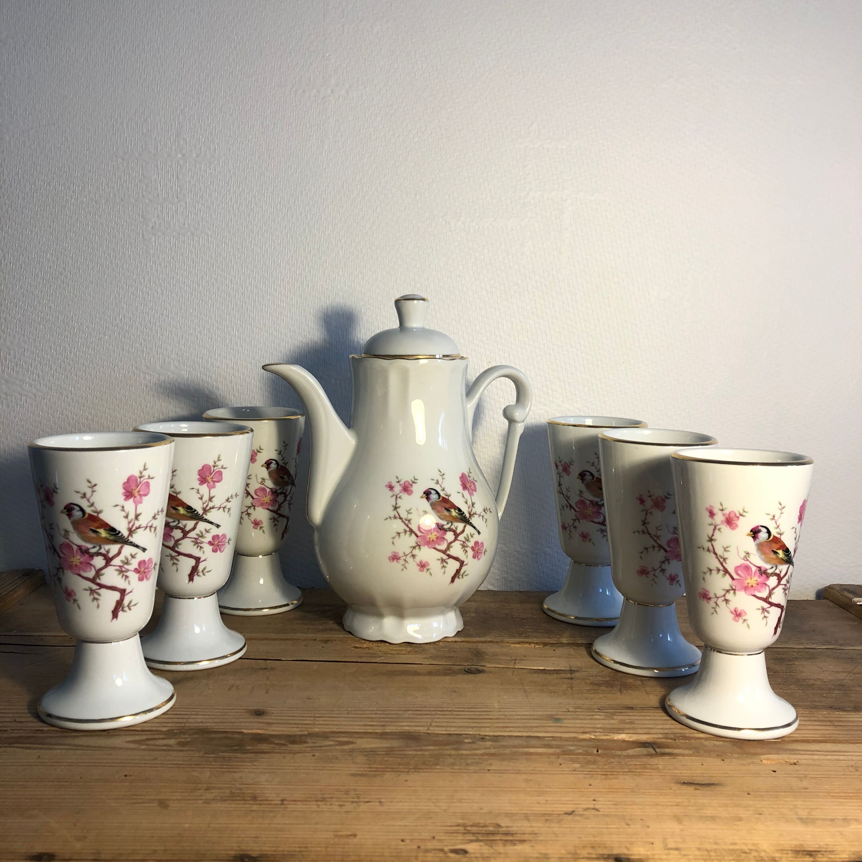 Mazagrans and coffee maker