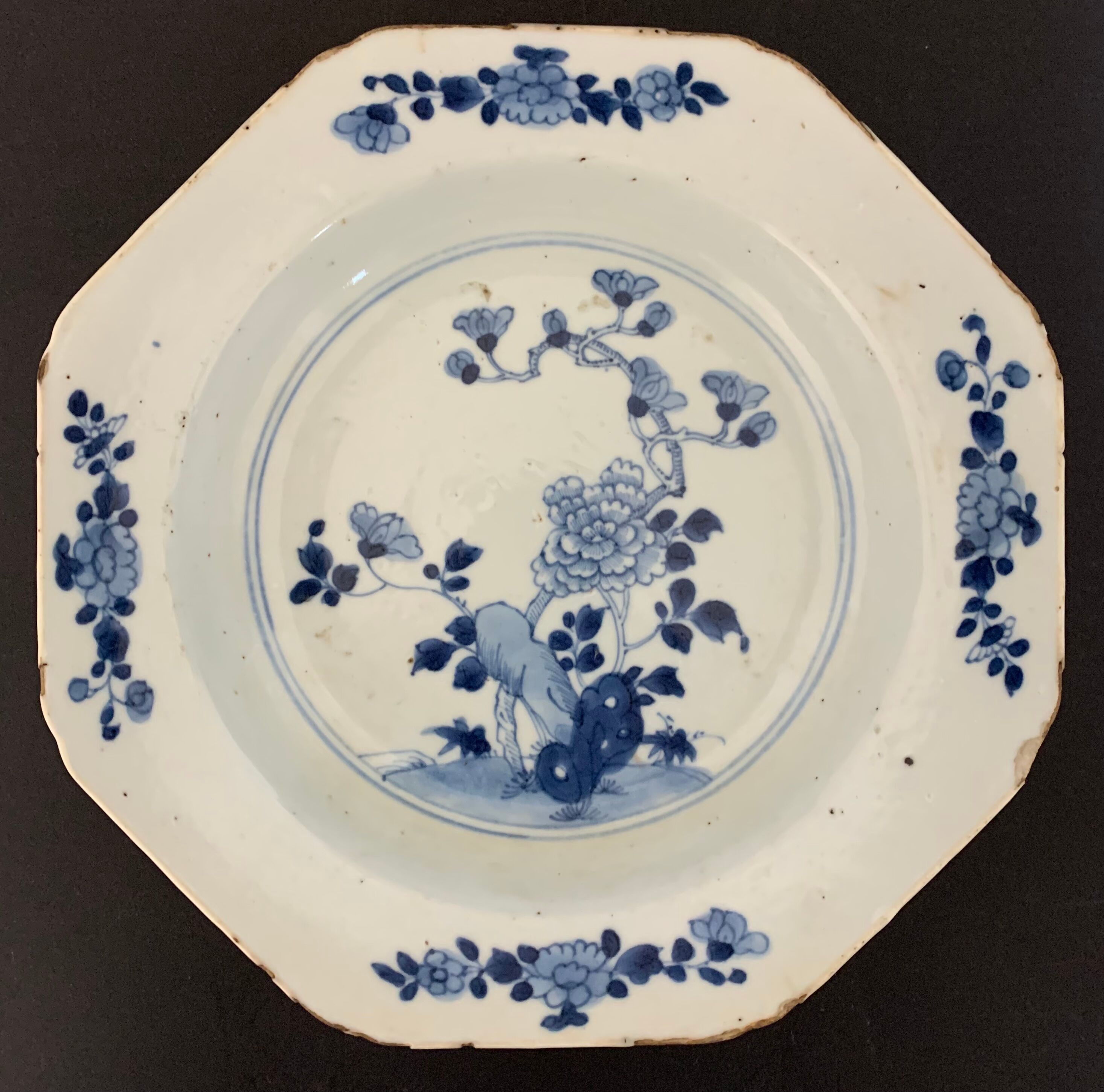 Hollow porcelain plate "Bleu Blanc" from the blue family, 18th century
