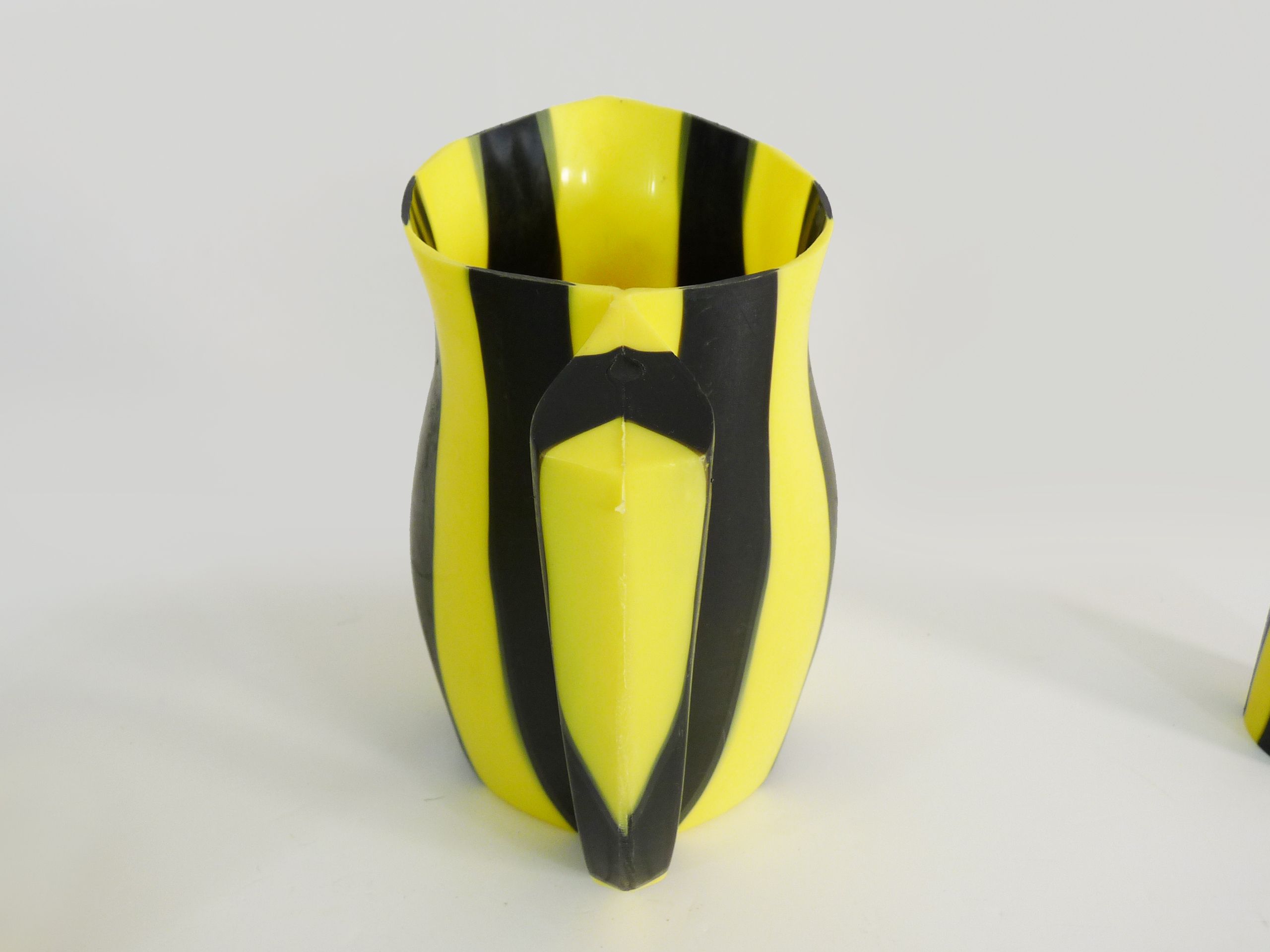 Orangeade service, vintage water service, yellow and black plastic. design. Year 60