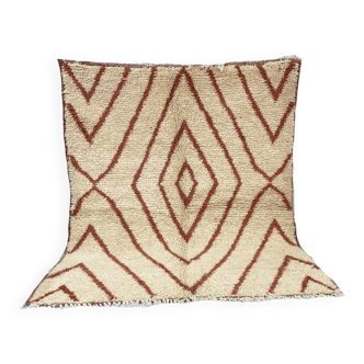 Handcrafted moroccan berber carpet 160 x 128 cm