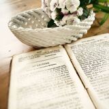 Woven basket in pierced porcelain