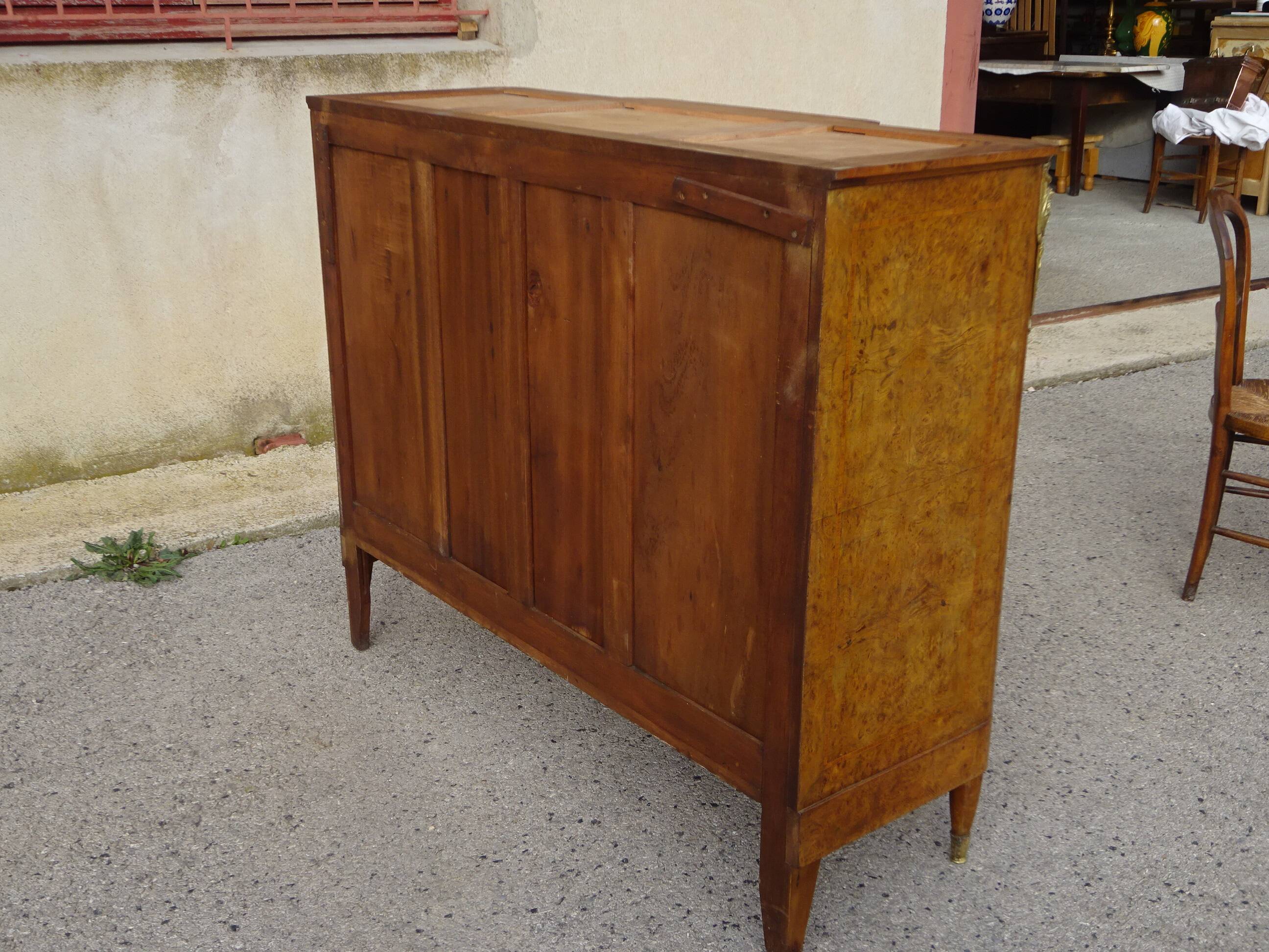Très ancien buffet Louis XVI avec marbre, miroir et bronze