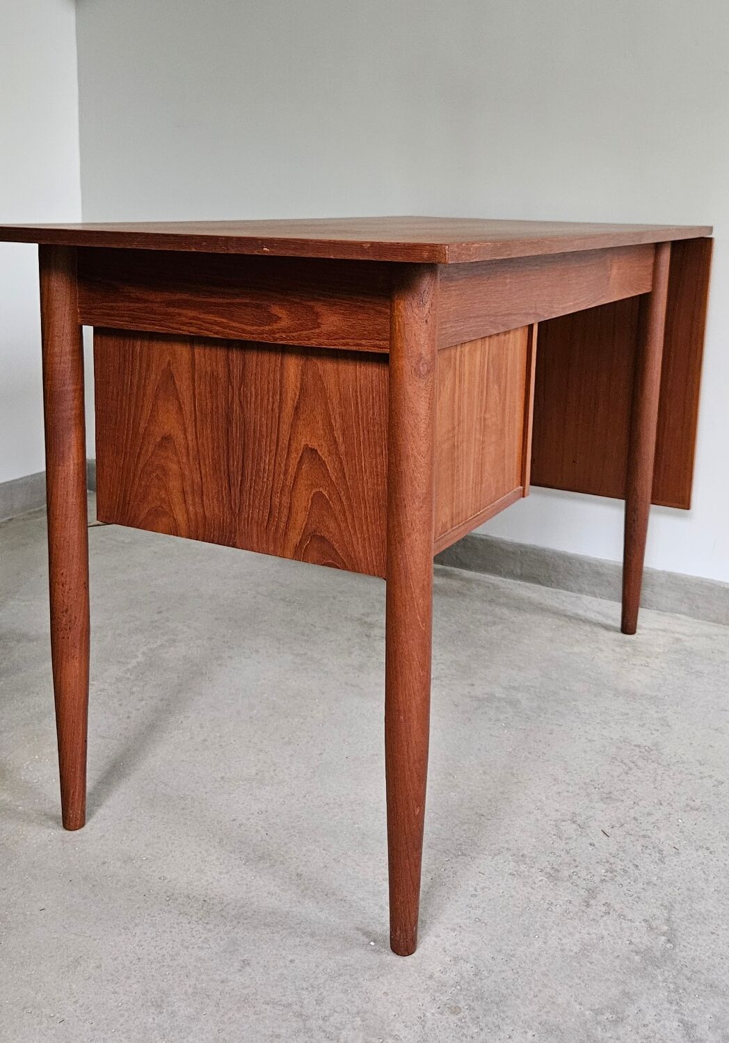 Gunnar Nielsen Tibergaard desk 1960 vintage Scandinavian teak