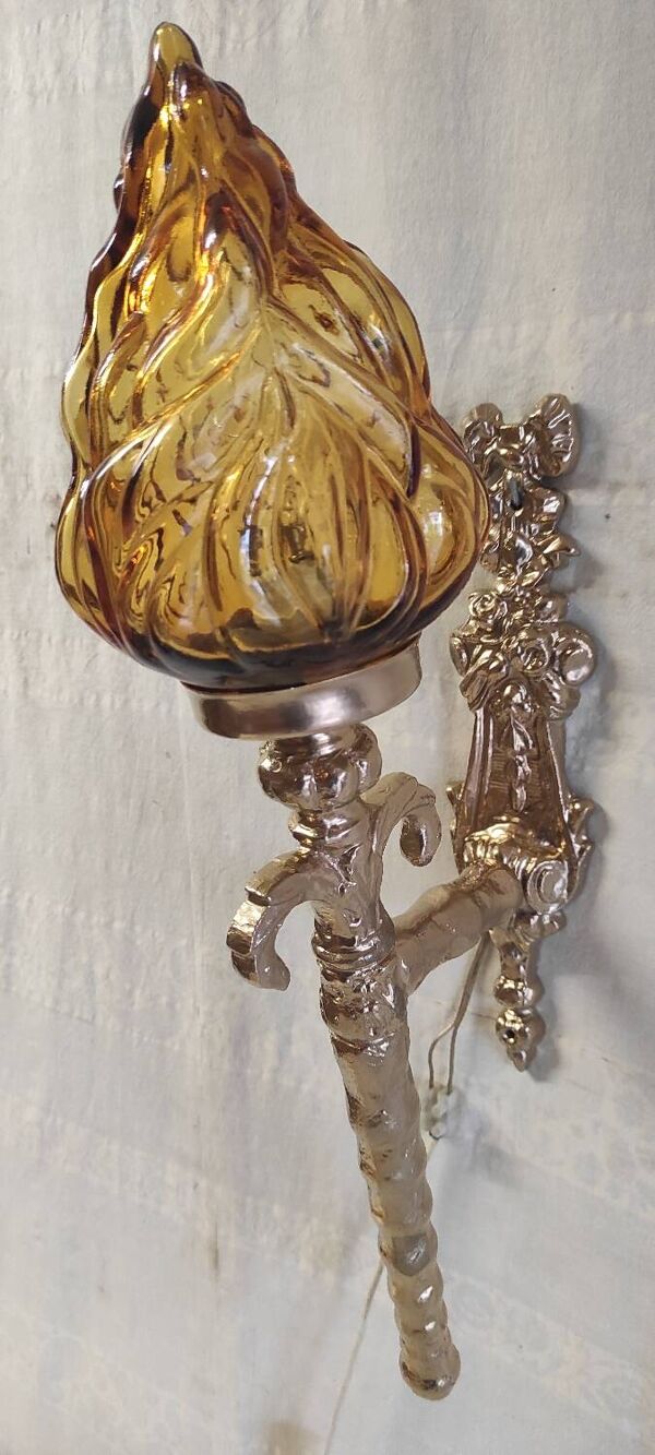 Appliques type torchère en fonte d'aluminium et verre - mid. XXeme
