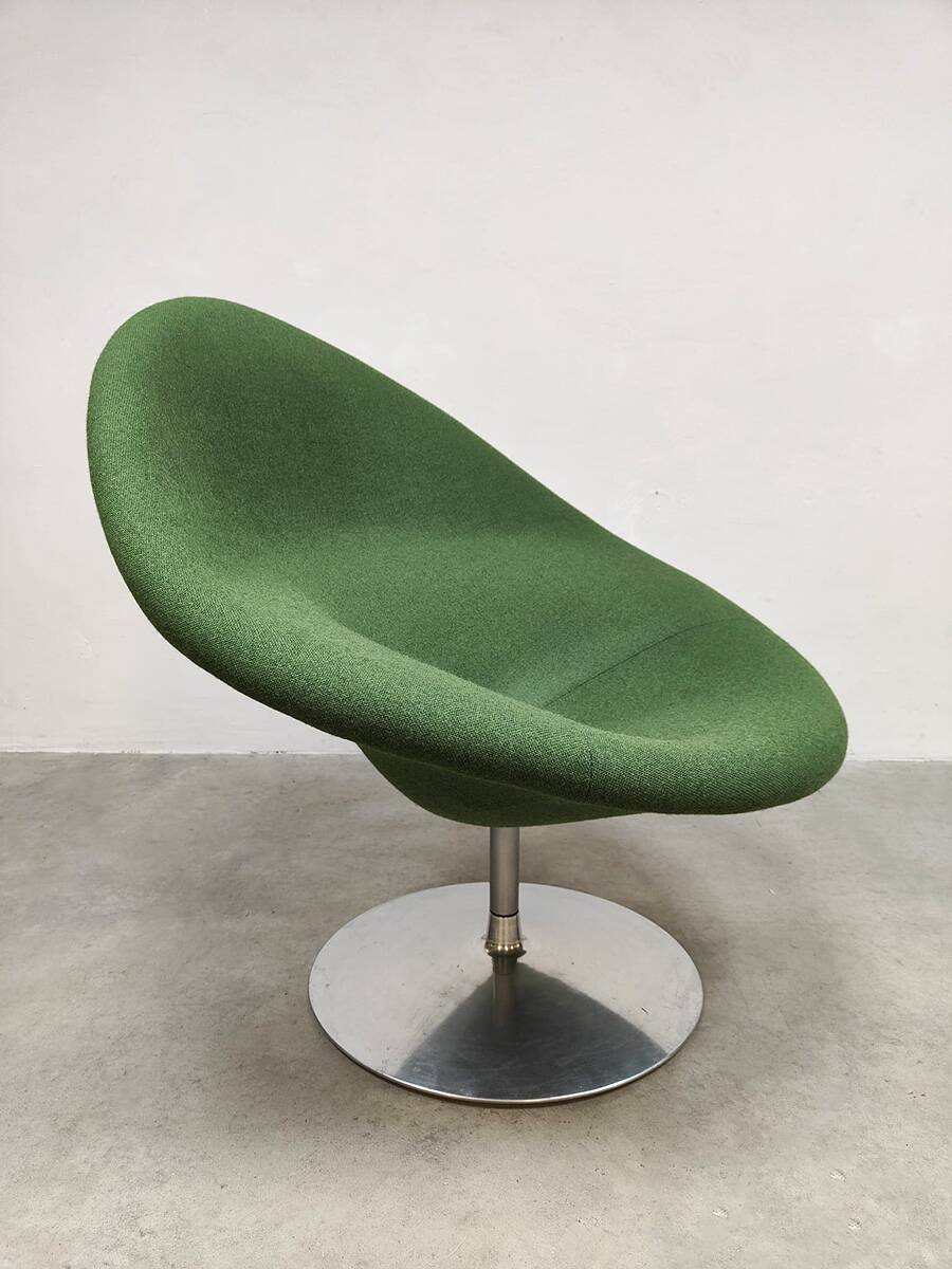 Vintage Globe swivel chair Pierre Paulin Artifort