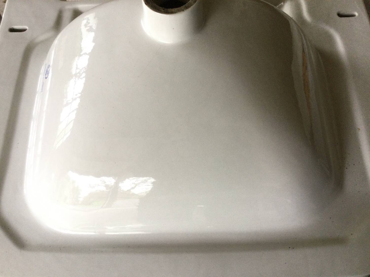 White ceramic washbasin, 1950