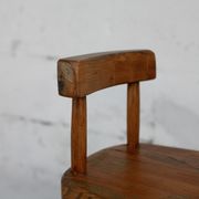 Paire de tabourets tripodes à dossier brutalistes, France, circa 1960