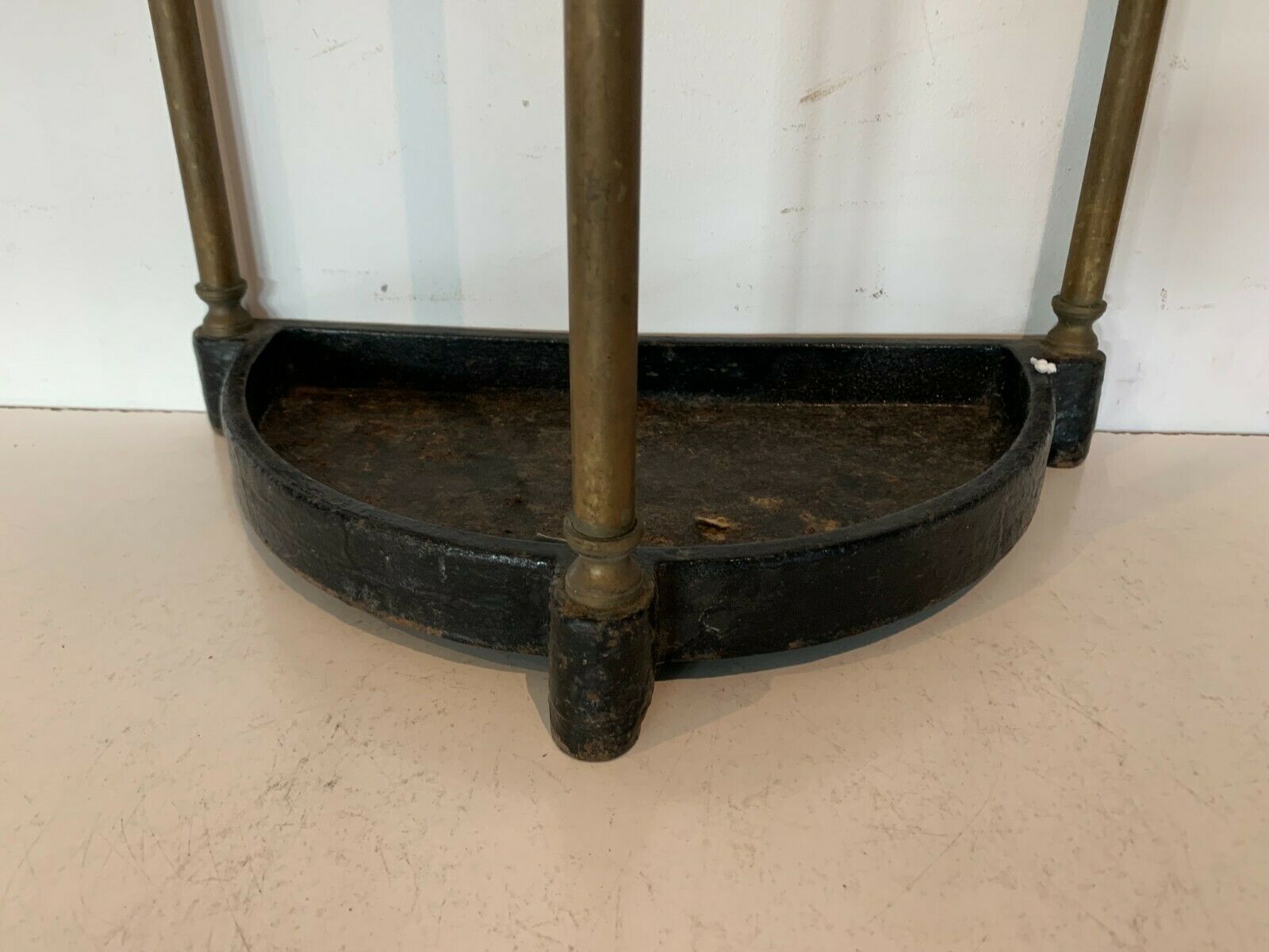 Umbrella door in brass and cast iron XX century