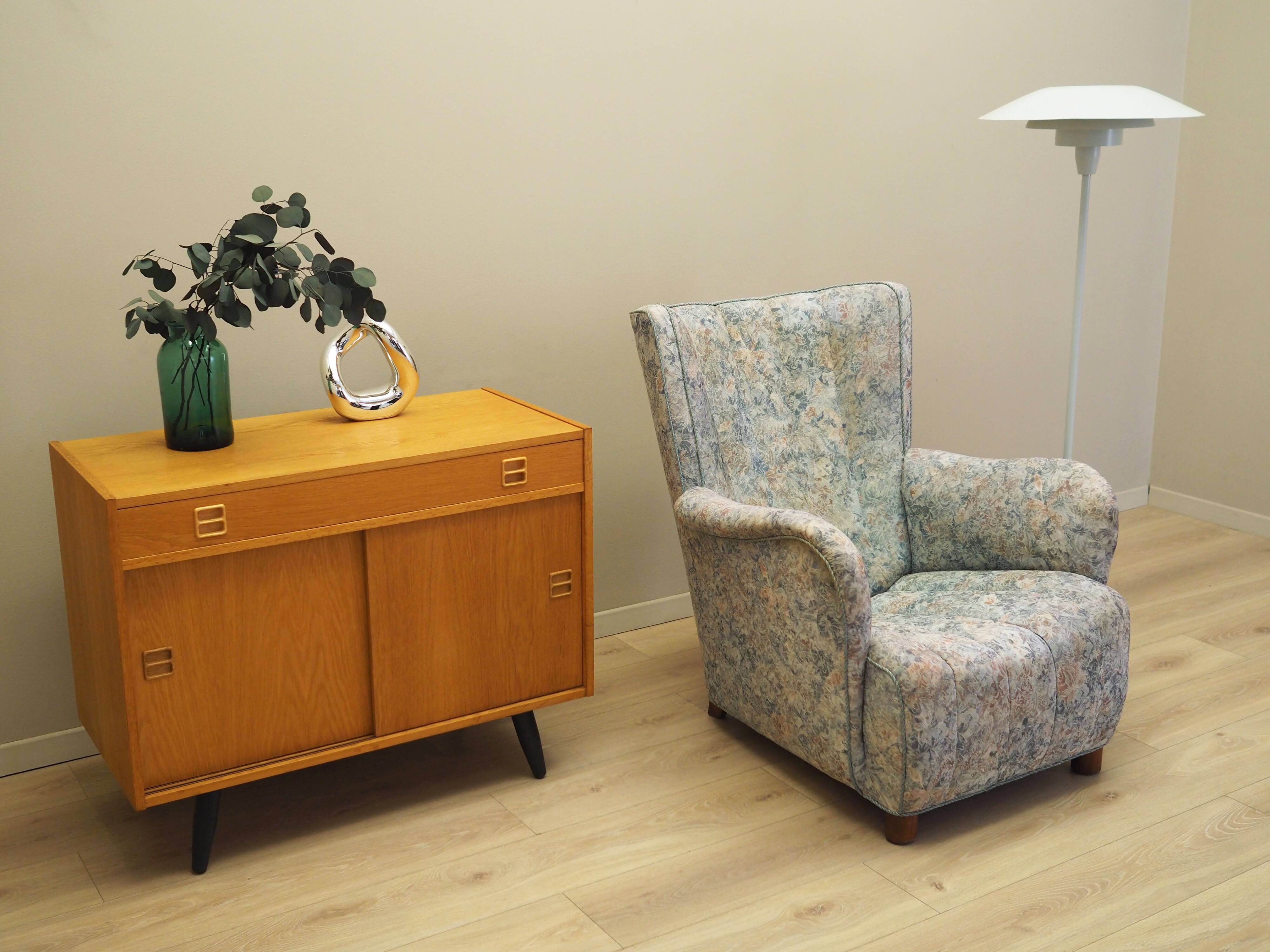 Meuble en frêne, design danois, années 1960, production : Danemark