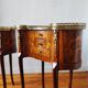 Paire de tables de chevet style Louis XV en bois marqueté