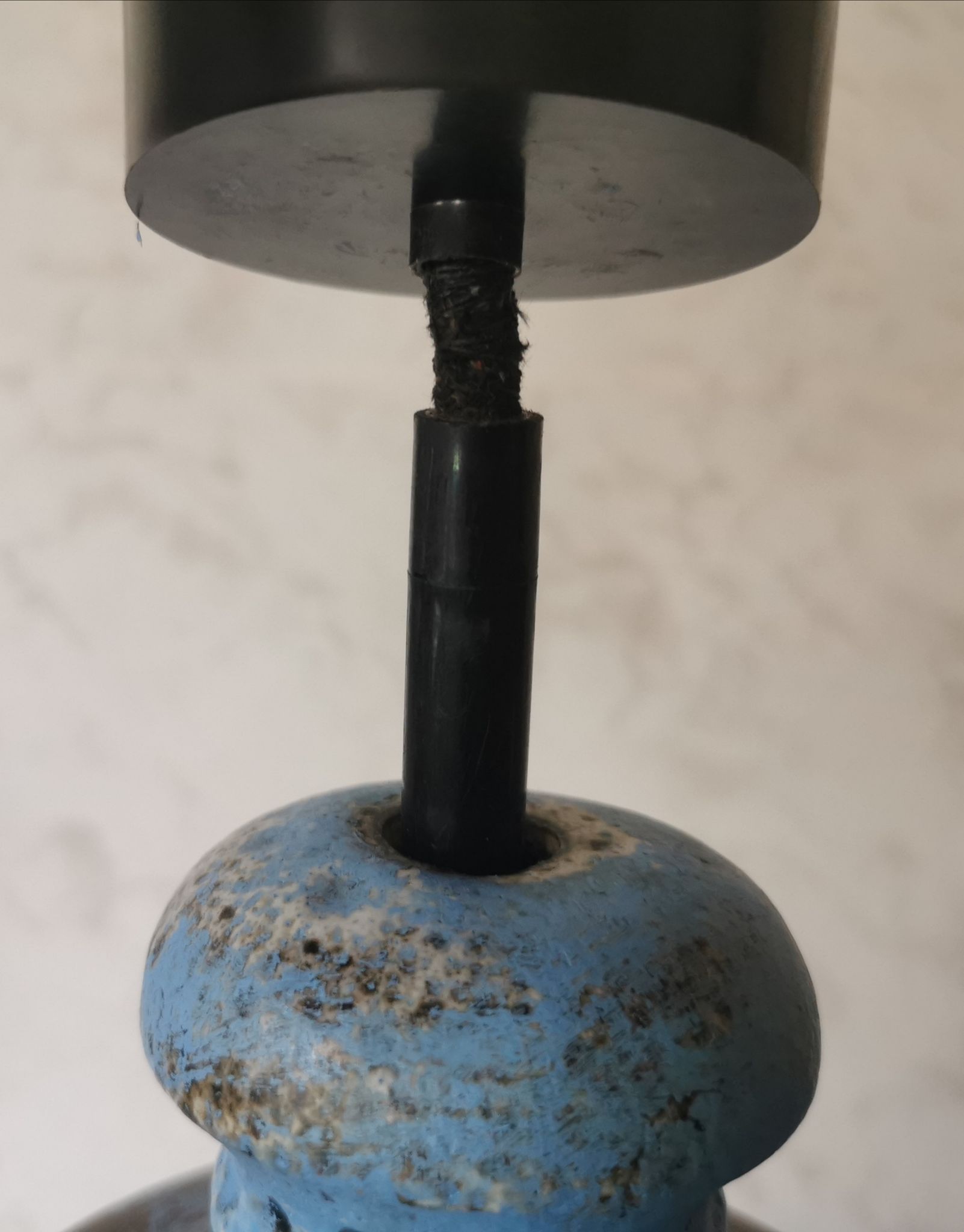 Suspension céramique émaillée