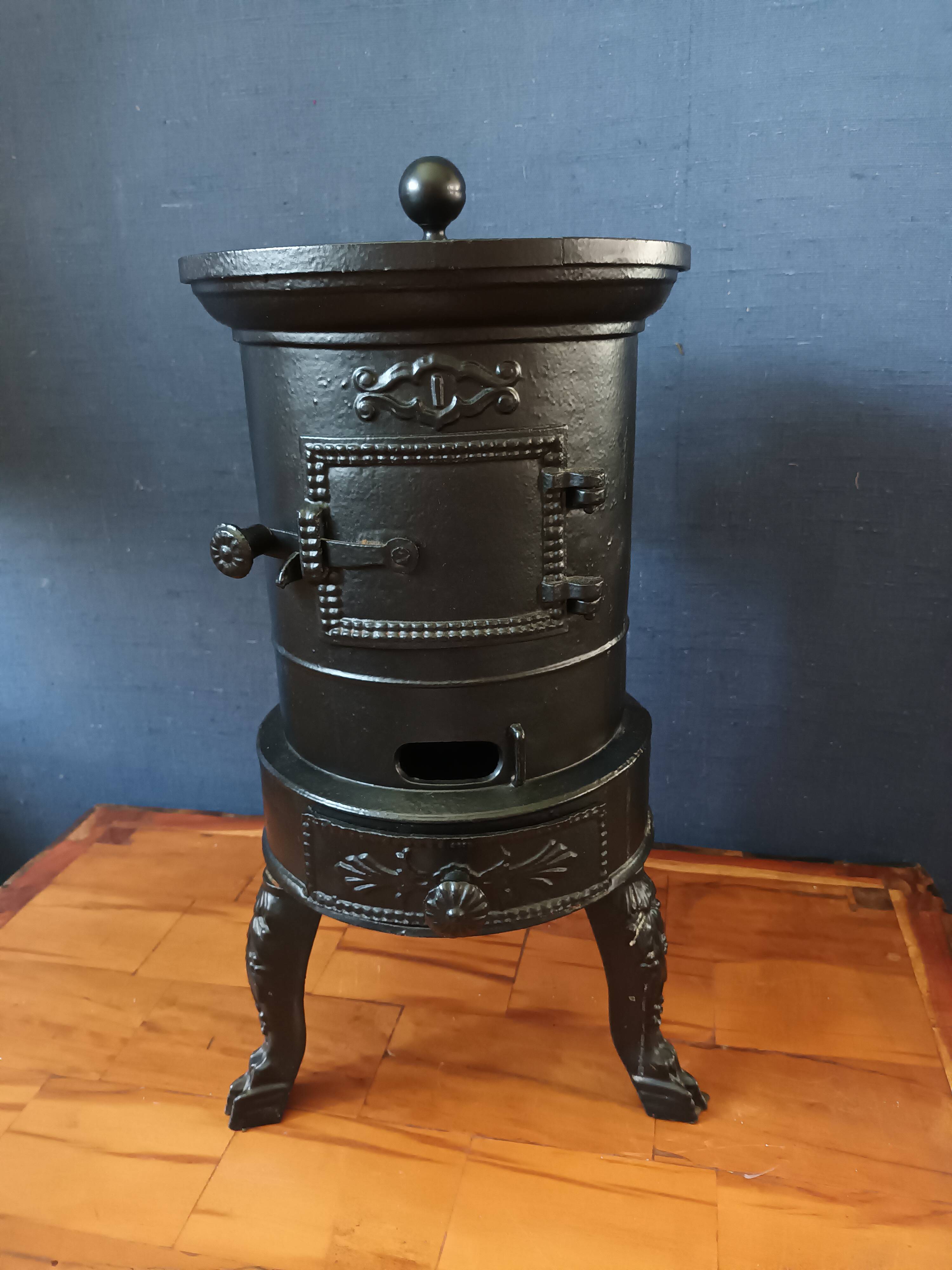 Cast iron stove