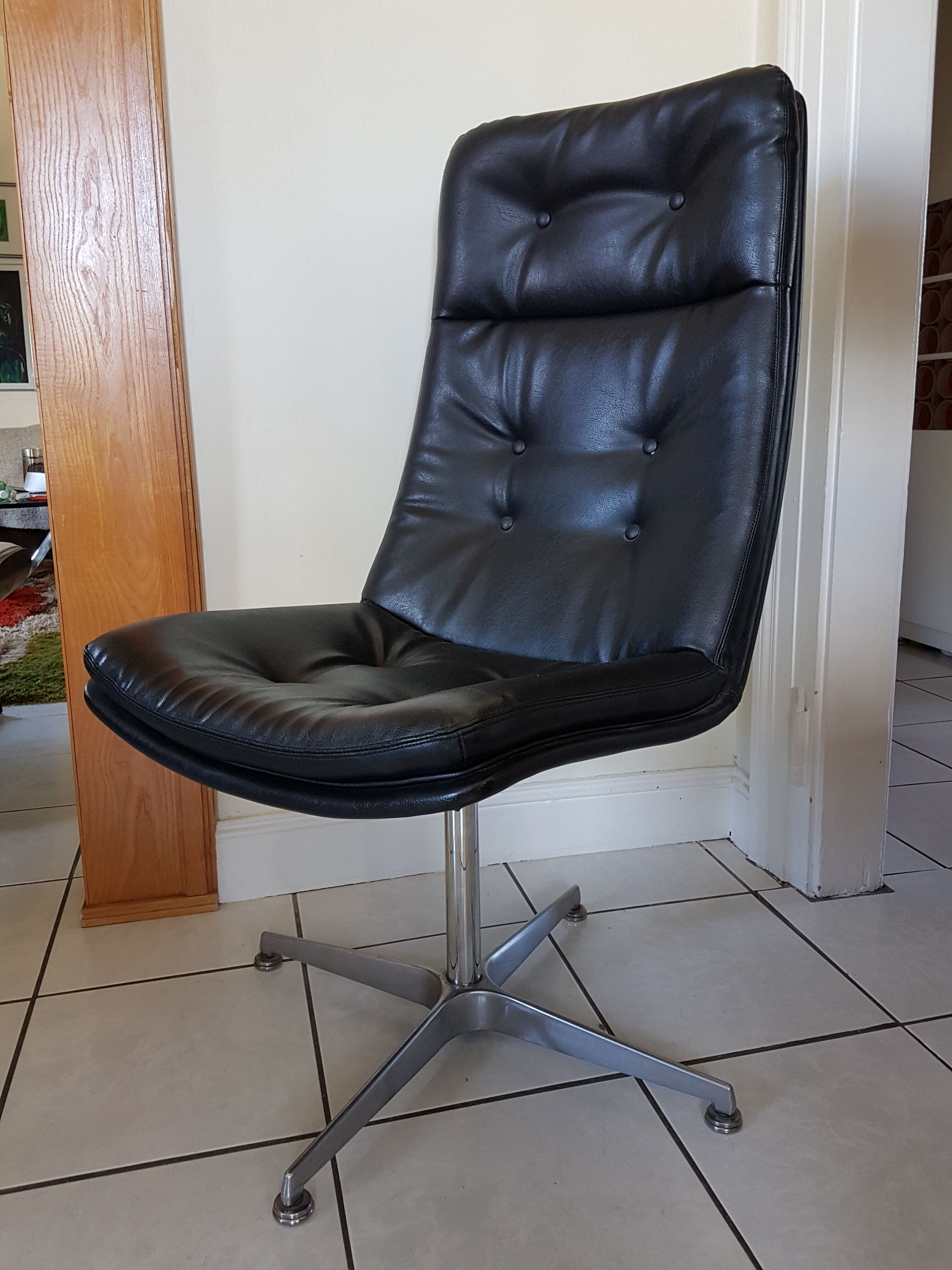 Fauteuil de bureau pivotant Artifort design Geoffroy Harcourt