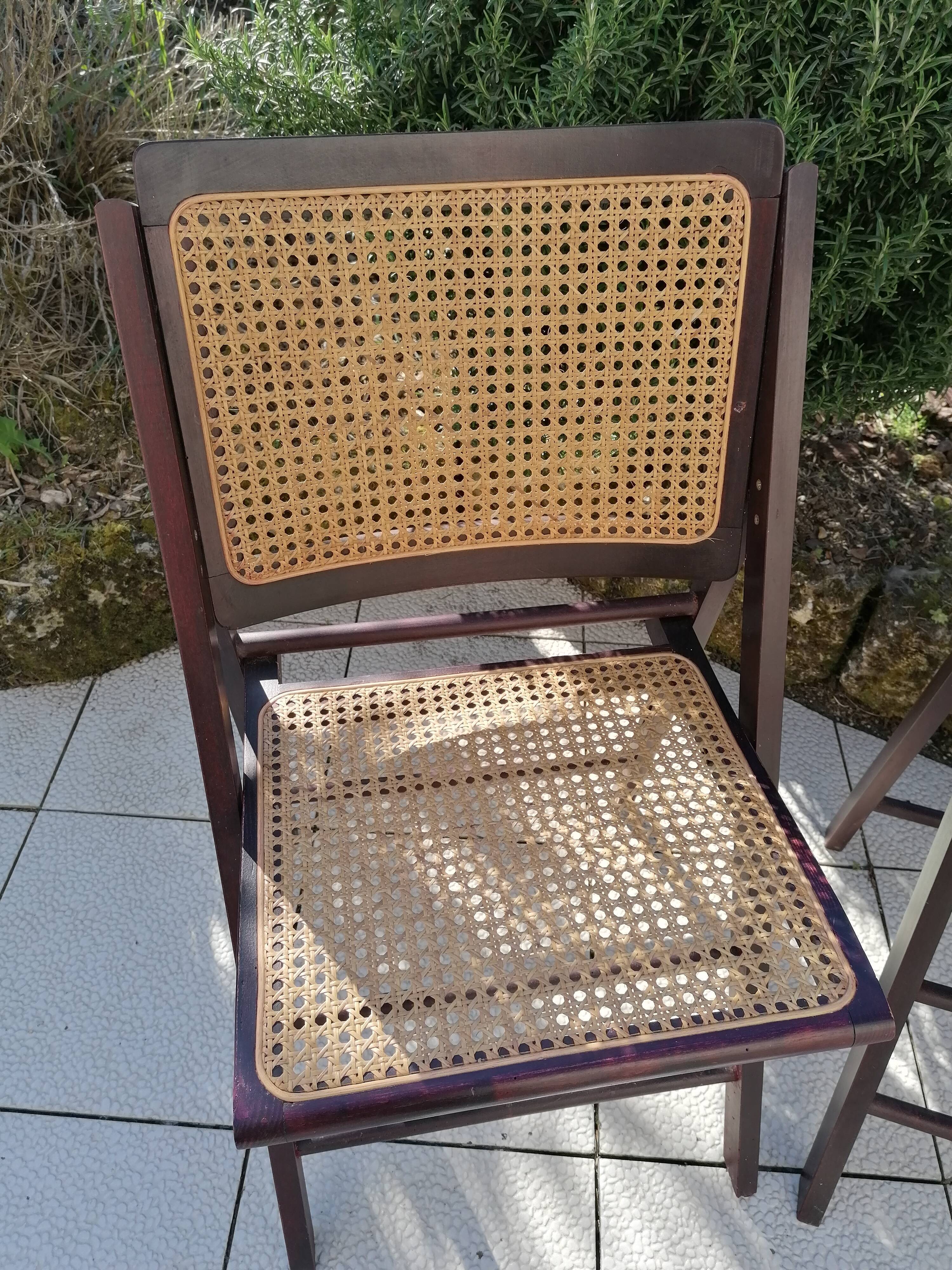 folding chairs canned