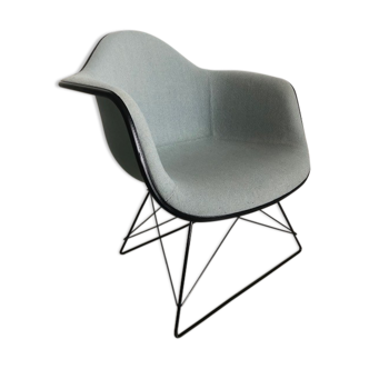 Armchair LAR by Charles & Ray Eames for Vitra