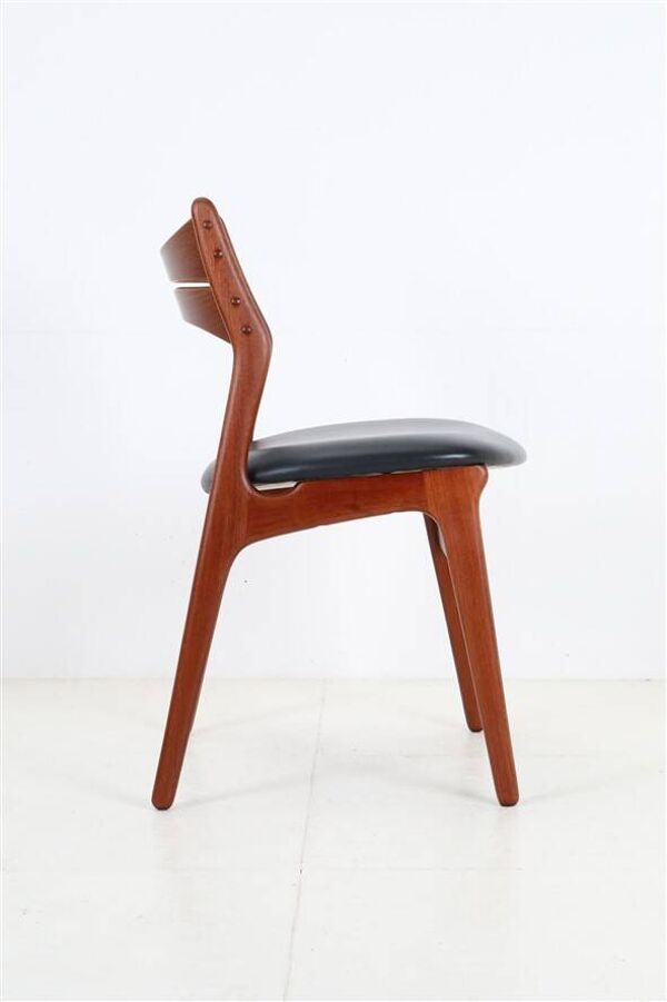ACO Møbler / Erik Buck “310” chaise en teck / cuir noir / design danois moderne du milieu du siècle / années 1960 / Buch
