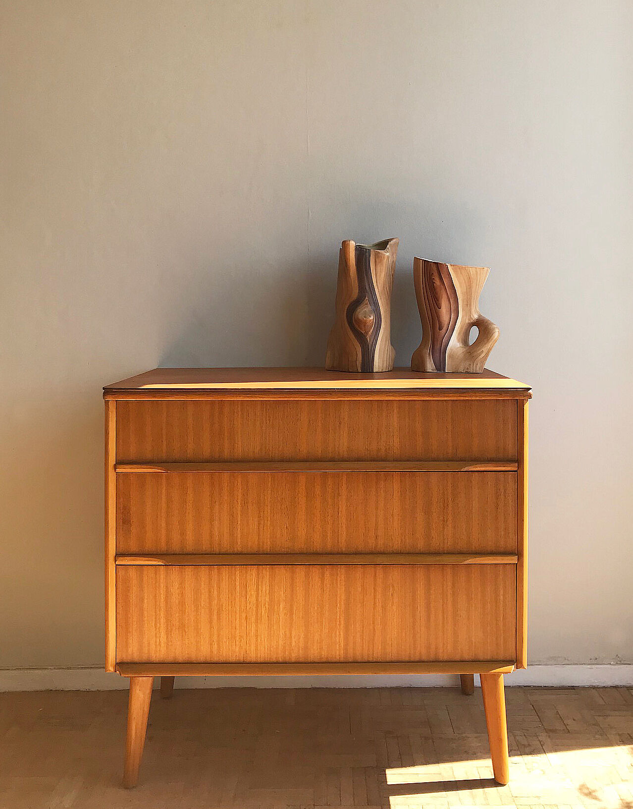 Compass feet chest of drawers from the 1960s