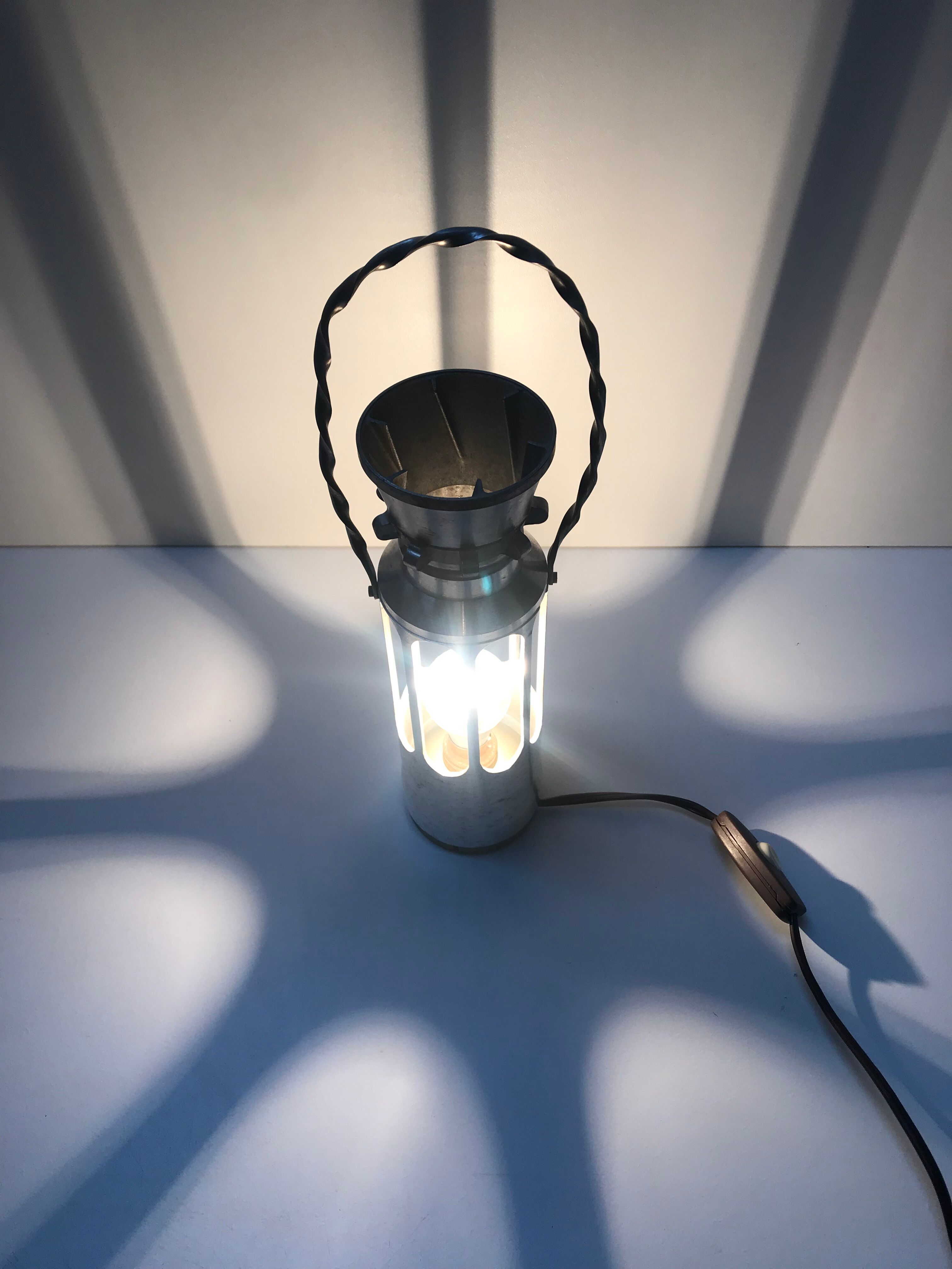 Lampe à poser aluminium