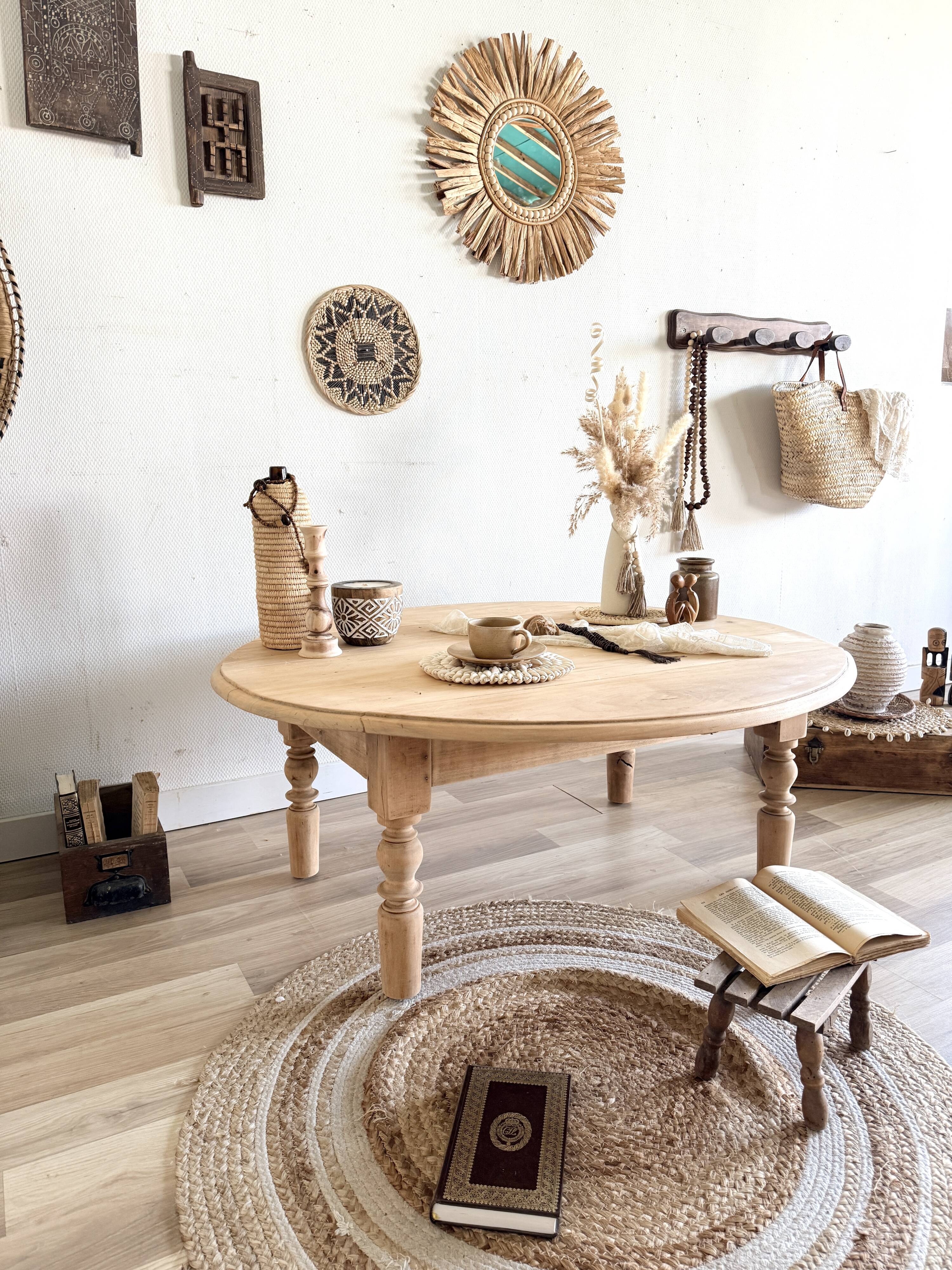 Folding coffee table