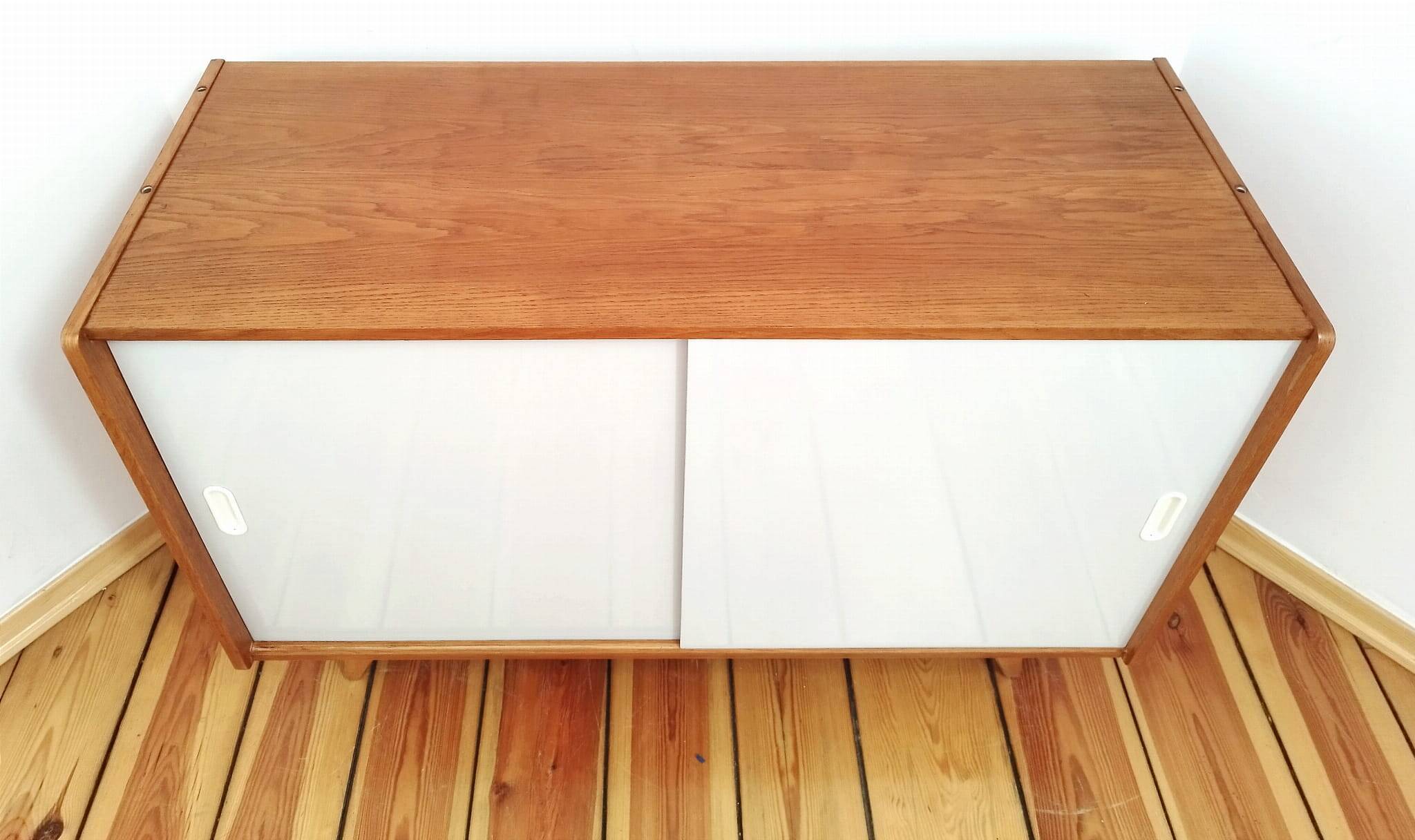 Czechoslovakian Cabinet attributed to J. Jiroutek for Interier Praha, 1960s