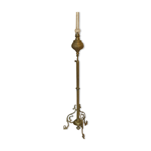lampadaire à pétrole