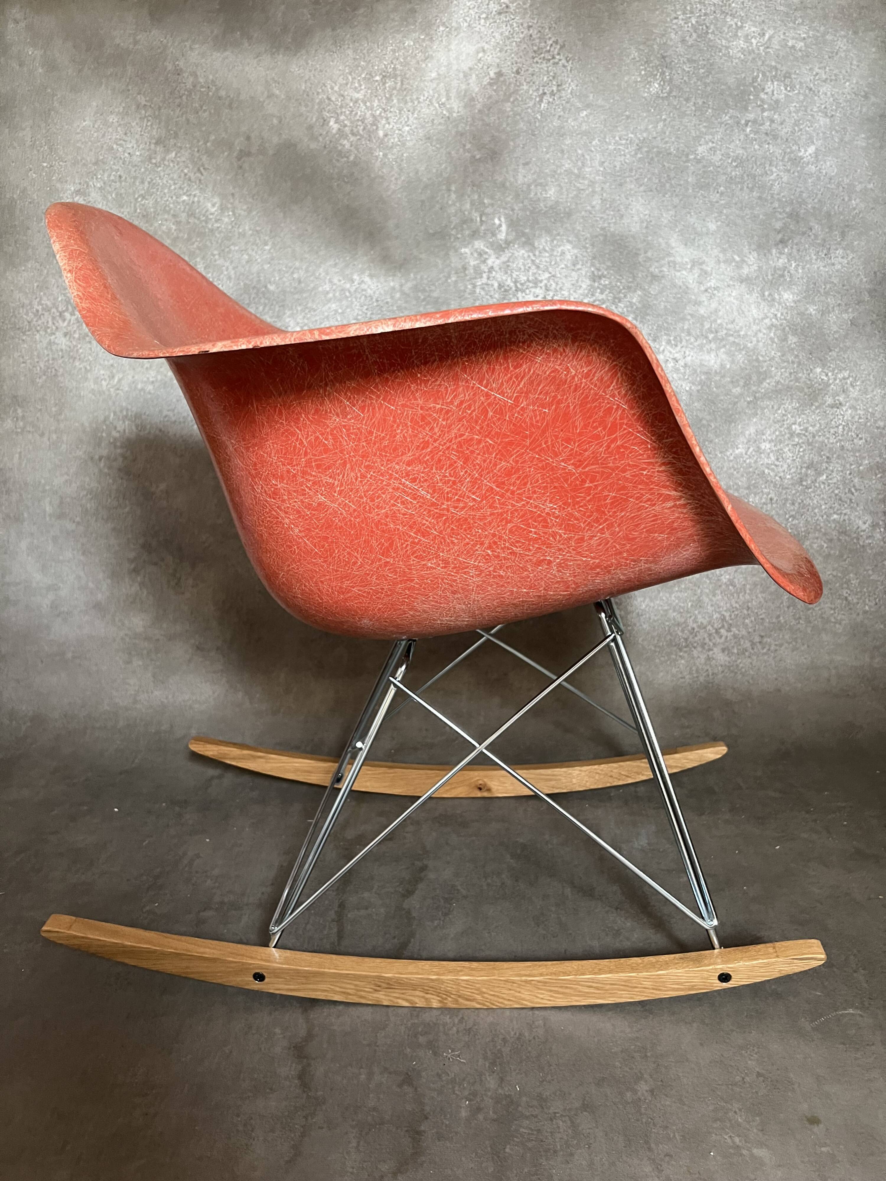 EAMES RAR ROCKING CHAIR HERMAN MILLER 60s design no Vitra