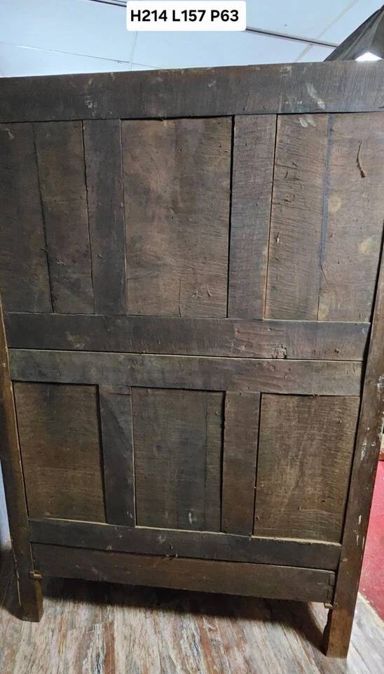 Armoire époque Louis XV en noyer massif époque XVIIIeme