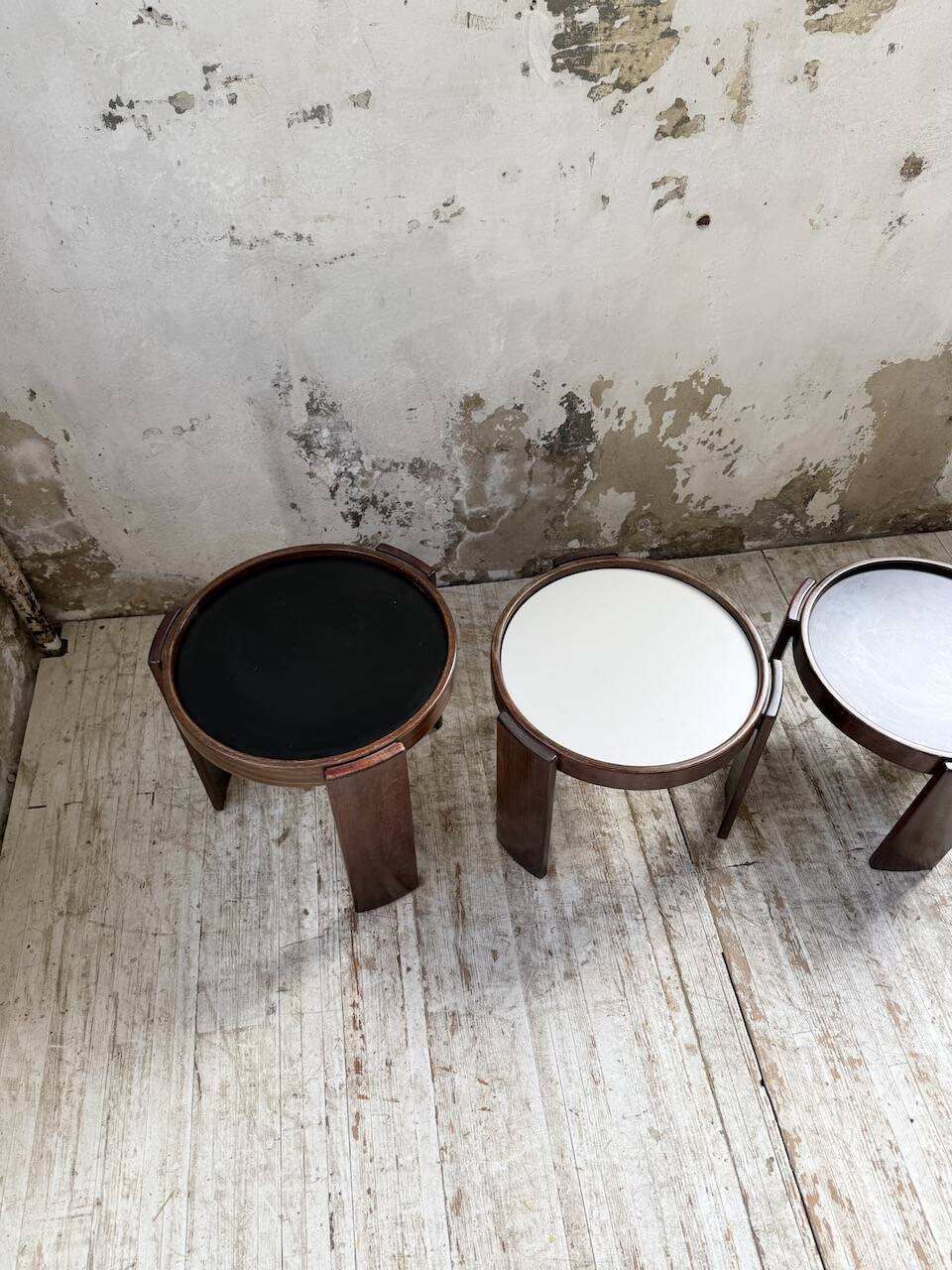 Nido 780 G stackable coffee tables. Frattini for Cassina