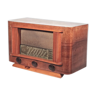 Vintage Bluetooth radio: R.T.A BS 4 from 1945