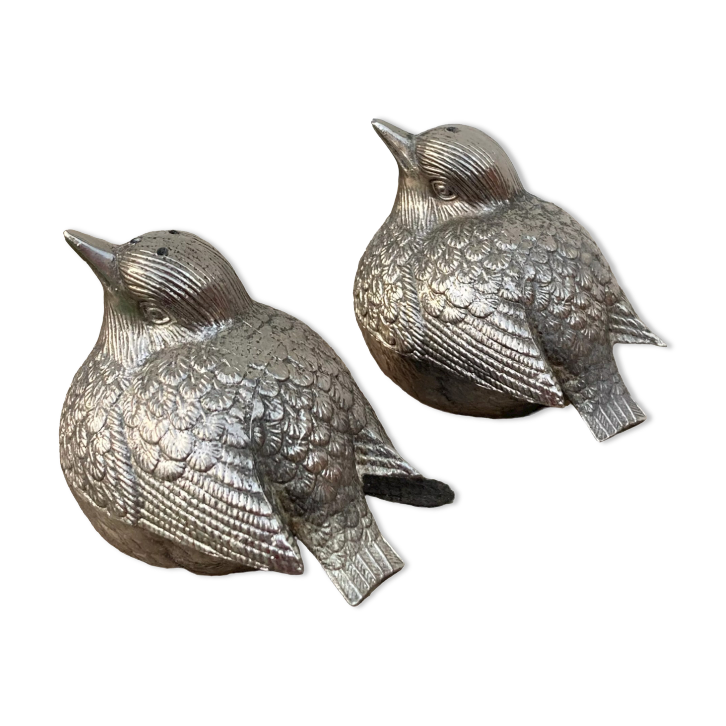 Duo of salt shaker and pepper in the shape of a bird in silver metal and its basket