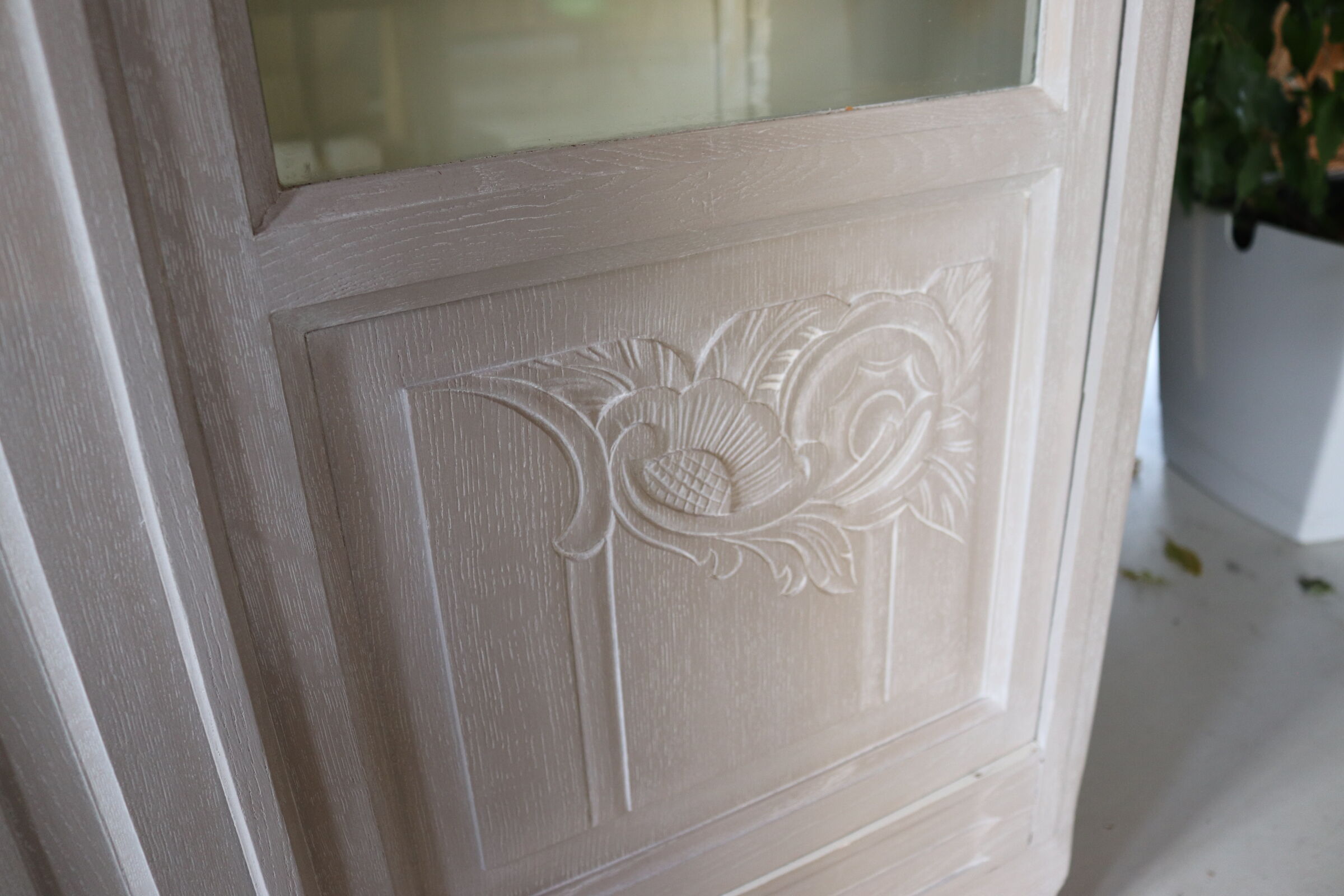 Glass library restyled linen cerusé